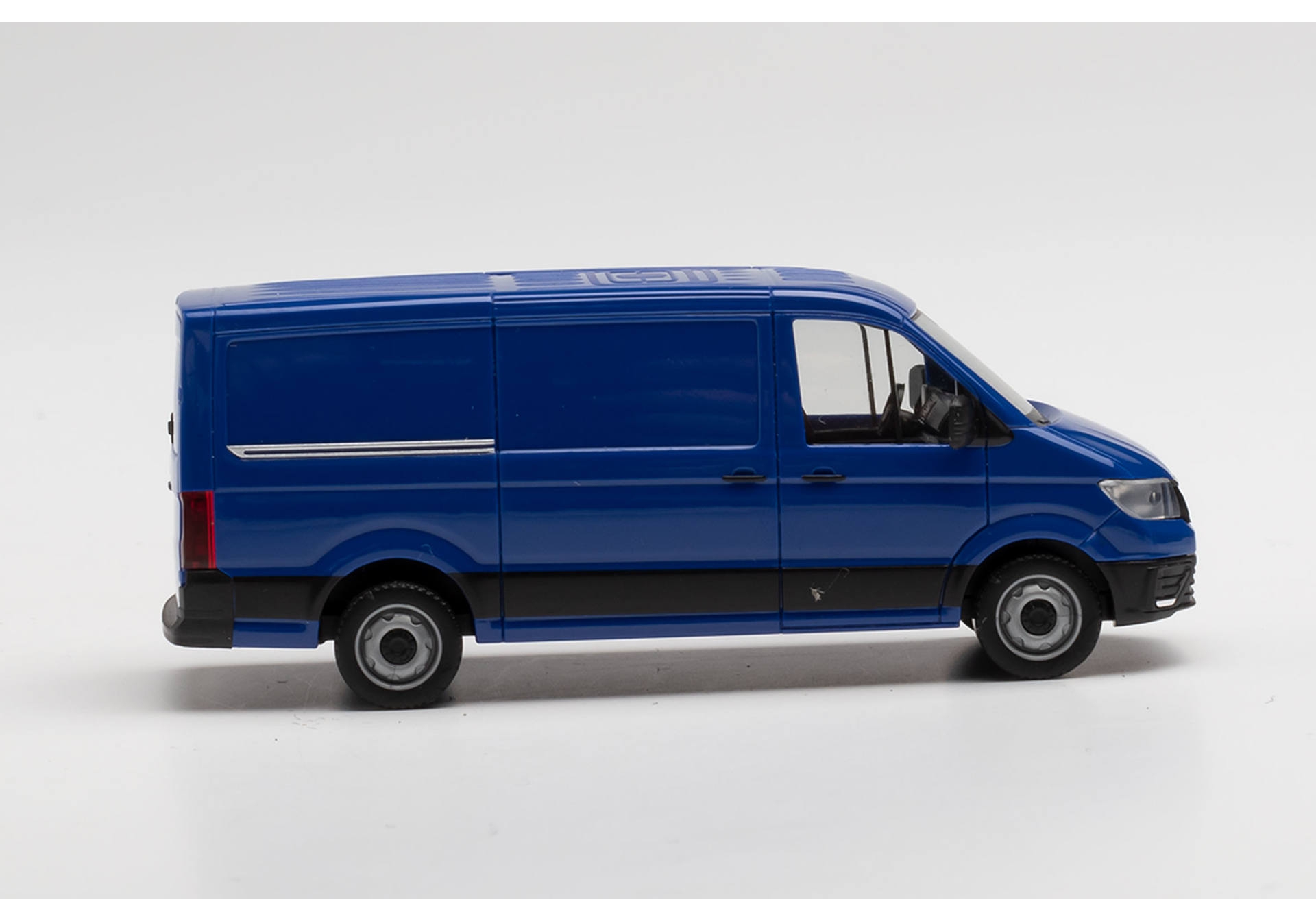 Herpa 095853 MAN TGE Kasten FD ultramarinblau Modellfahrzeug H0 1:87