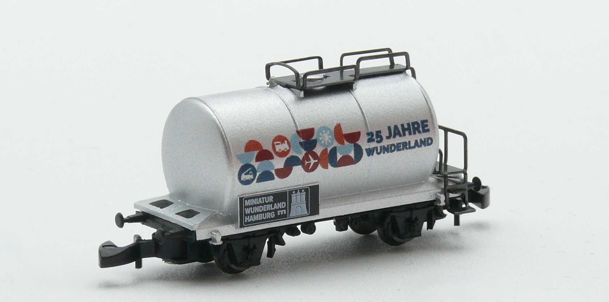 Special Edition Car Z Gauge Tank Wagon 2026 – 25 Years Wunderland – 98215