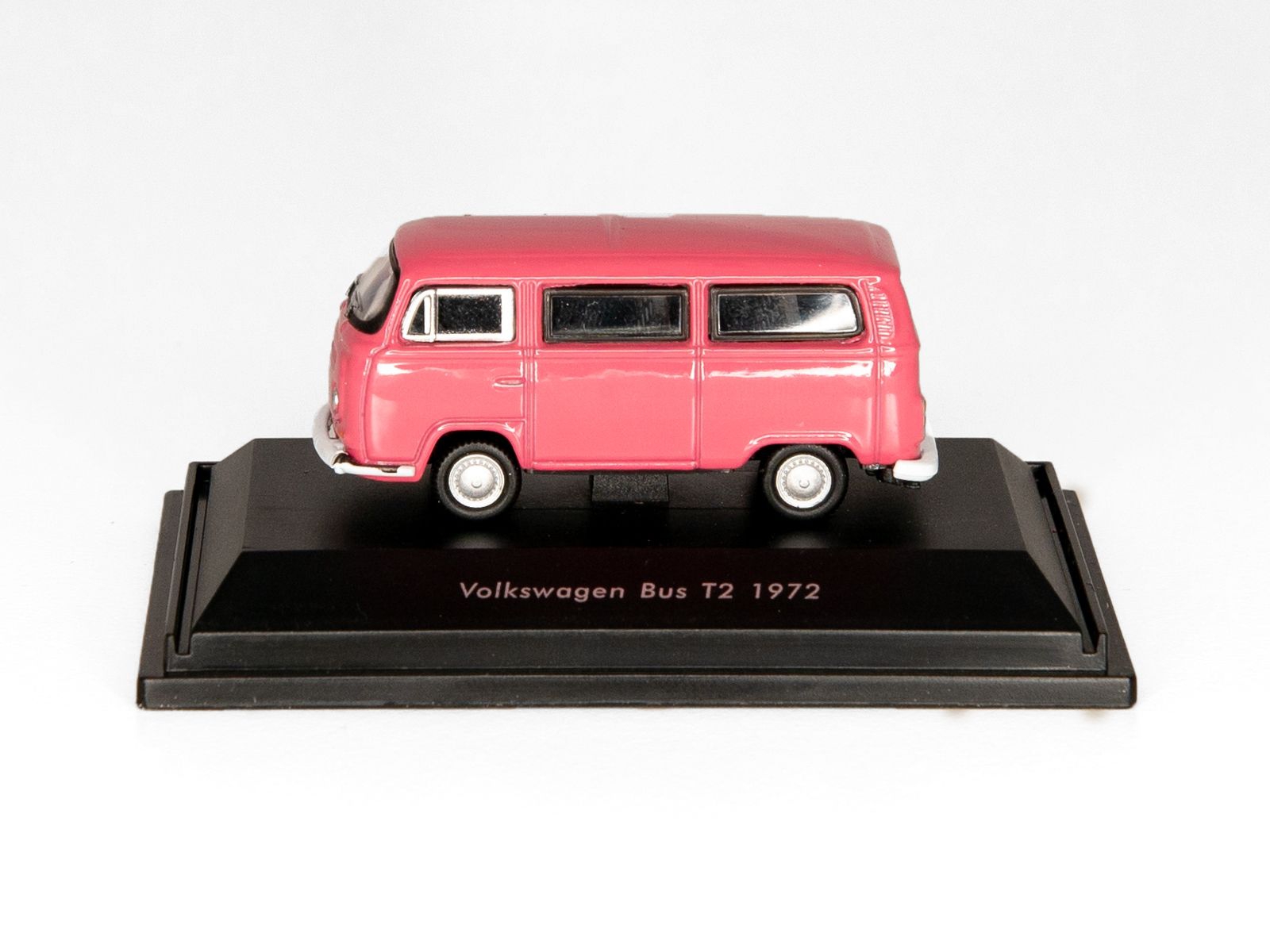 Welly 73112SW VW Bus T2 Pink - Wunderland Exclusiv 1:87