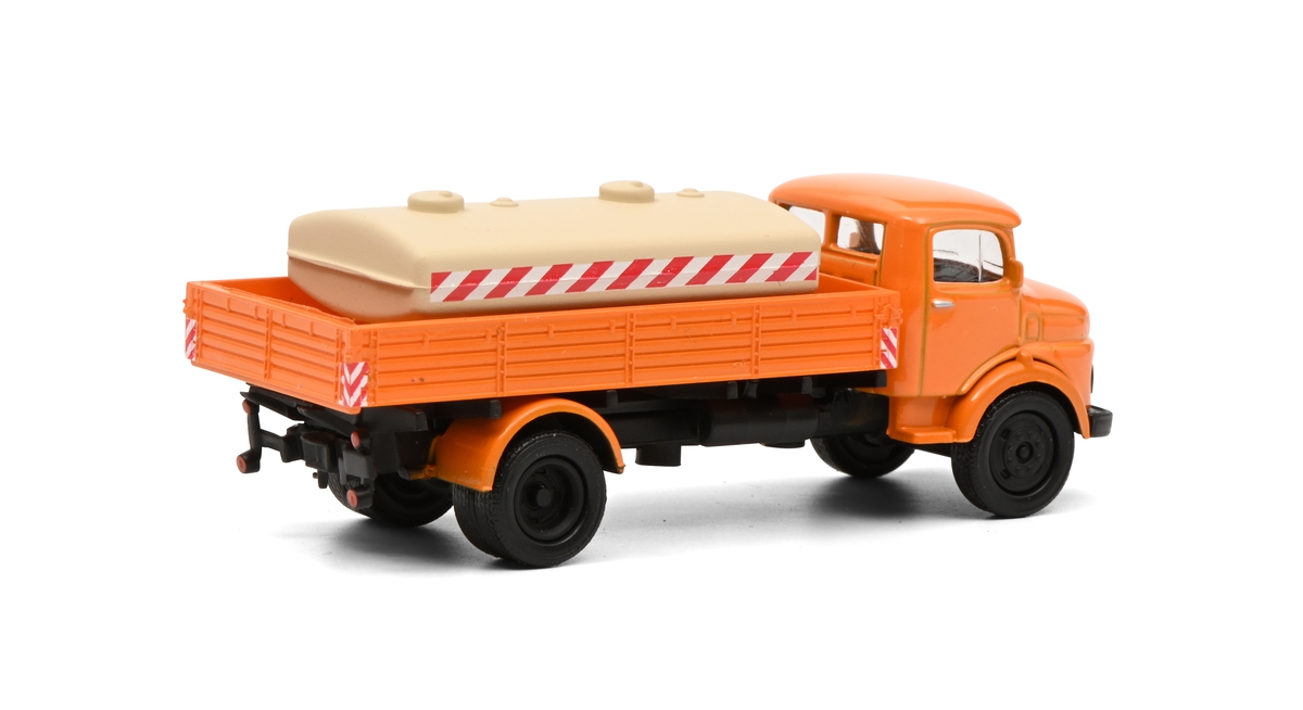 Schuco 452655600 MHI 3-Piece Set Municipal Vehicles – VW T2 Bus, Mercedes-Benz L322 Tanker, Unimog 404