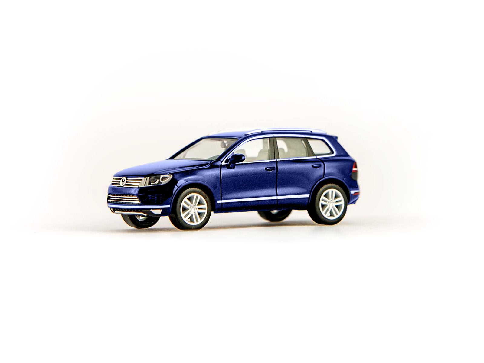 Herpa 713850 VW Touareg "Moonlight Blue", 1:87