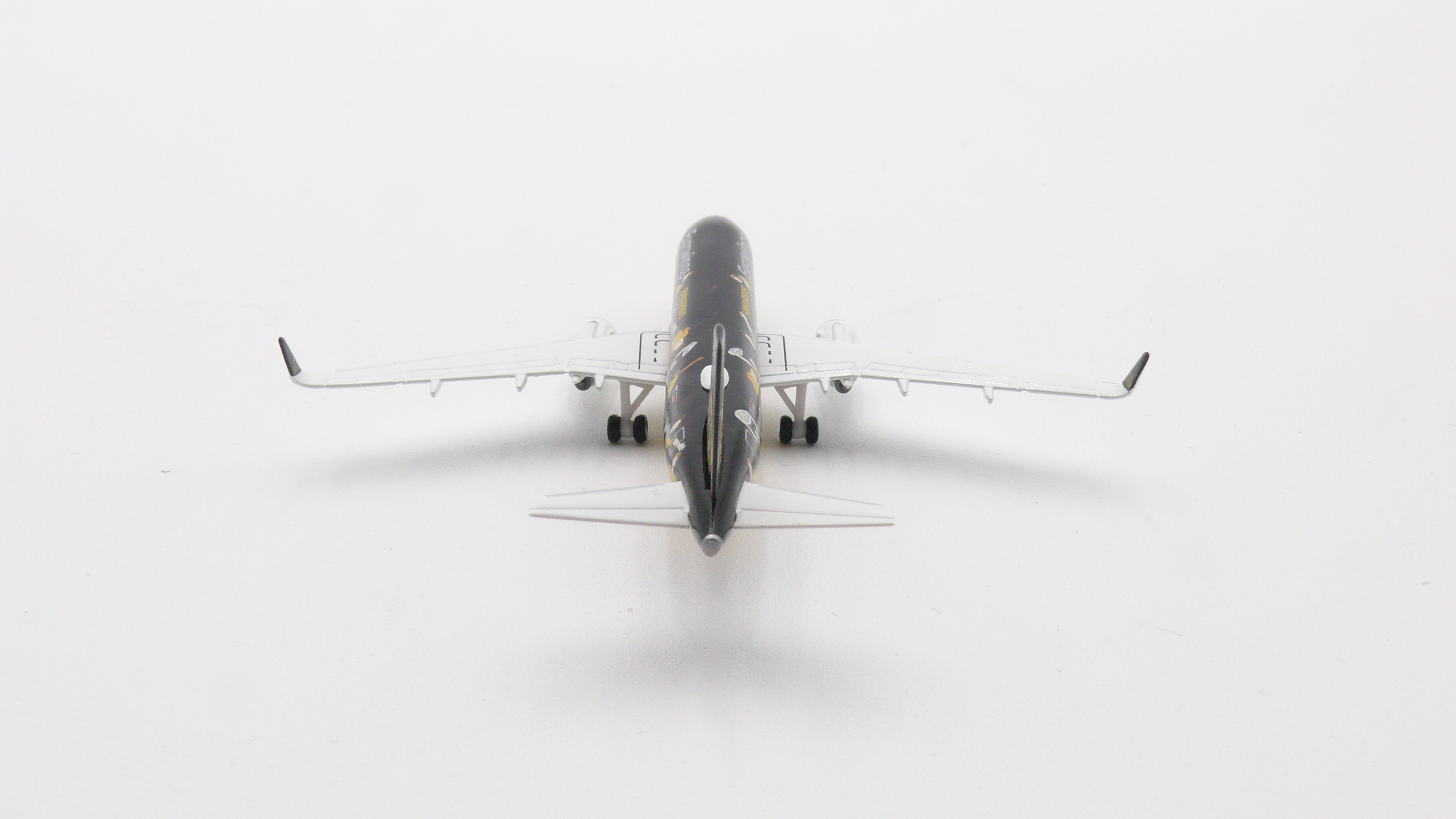 Herpa 536981 Eurowings Airbus A320 "BVB Fanairbus" D-AEWM 1:500