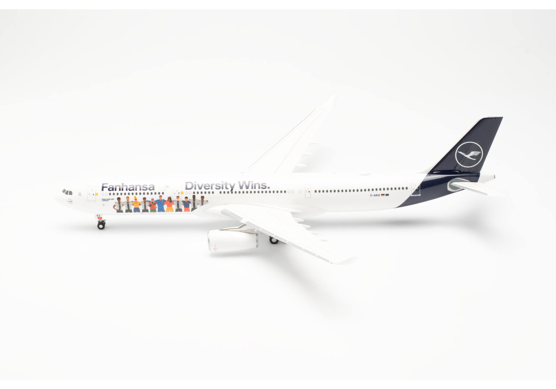 Herpa 572774 Lufthansa Airbus A330-300 "Fanhansa - Diversity Wins" - D-AIKQ 1:200