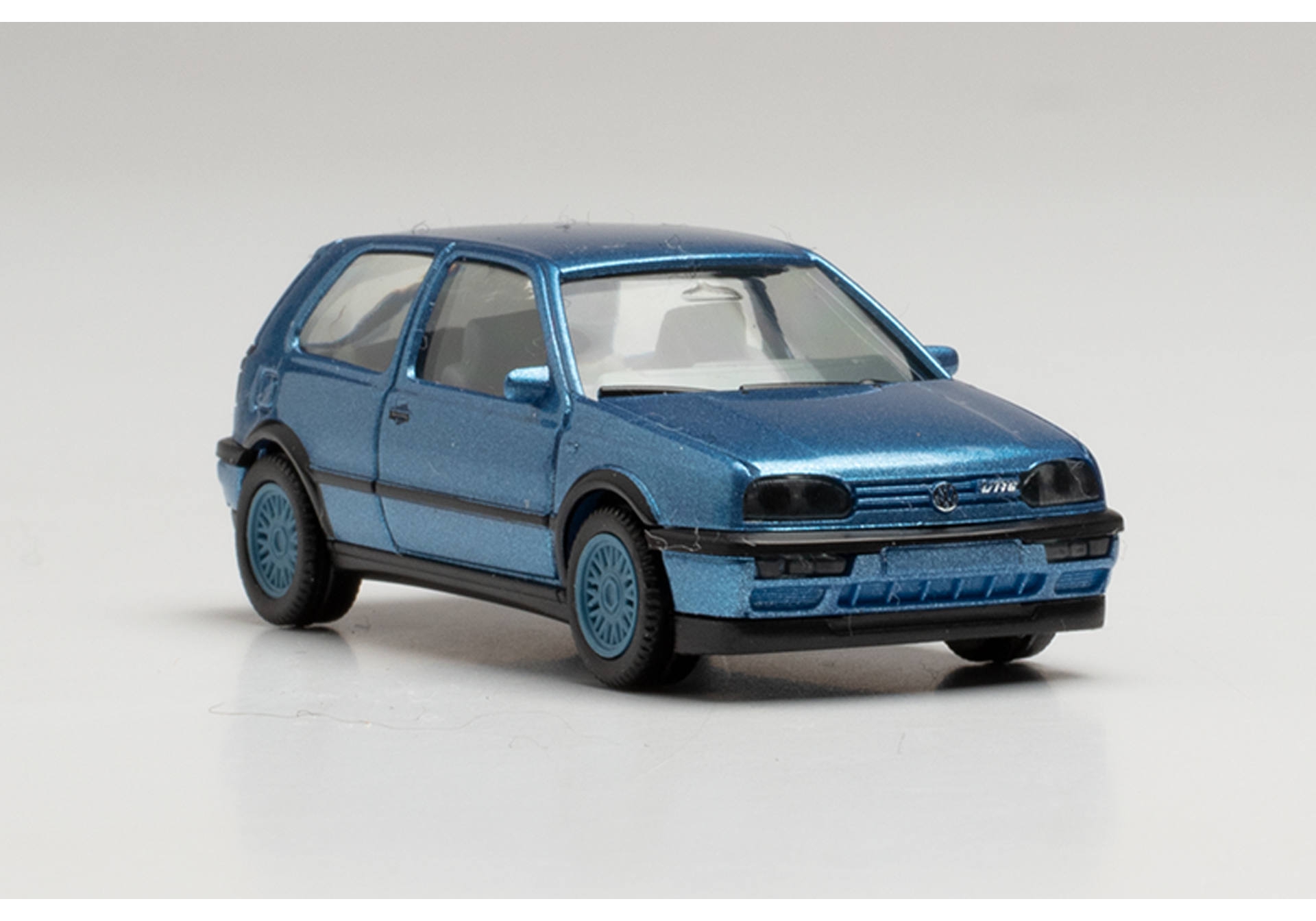 Herpa 034074 VW Golf 3 VR6 Blaumetallic Modellfahrzeug H0 1:87
