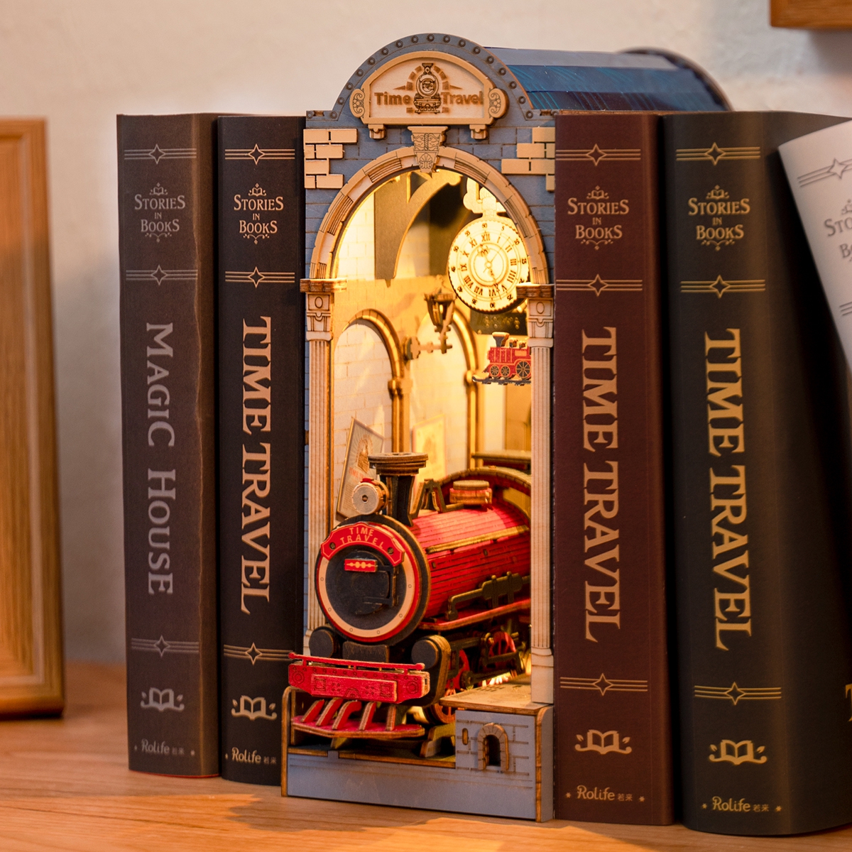 Holzbausatz /  Book Nook - Zeitmaschine (Time Travel) - TGB04 von Robotime