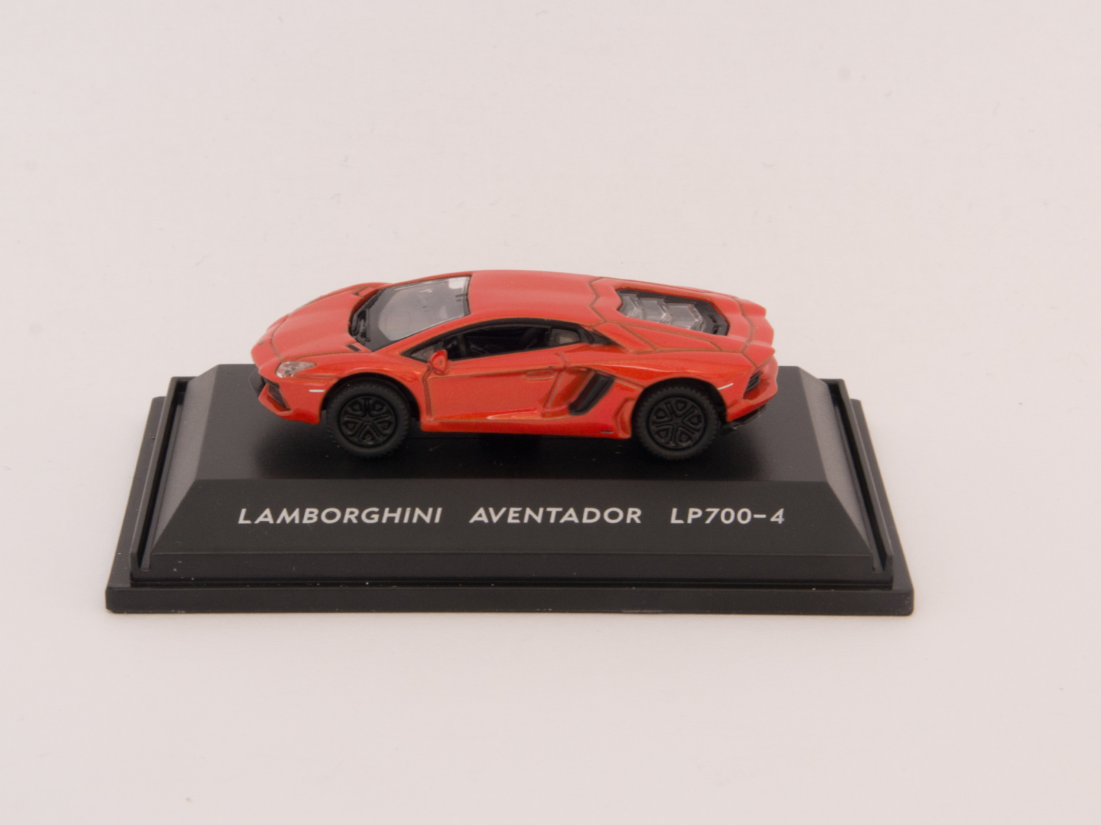 Welly 73146 Lamborghini Aventador LP700-4, orange 1:87