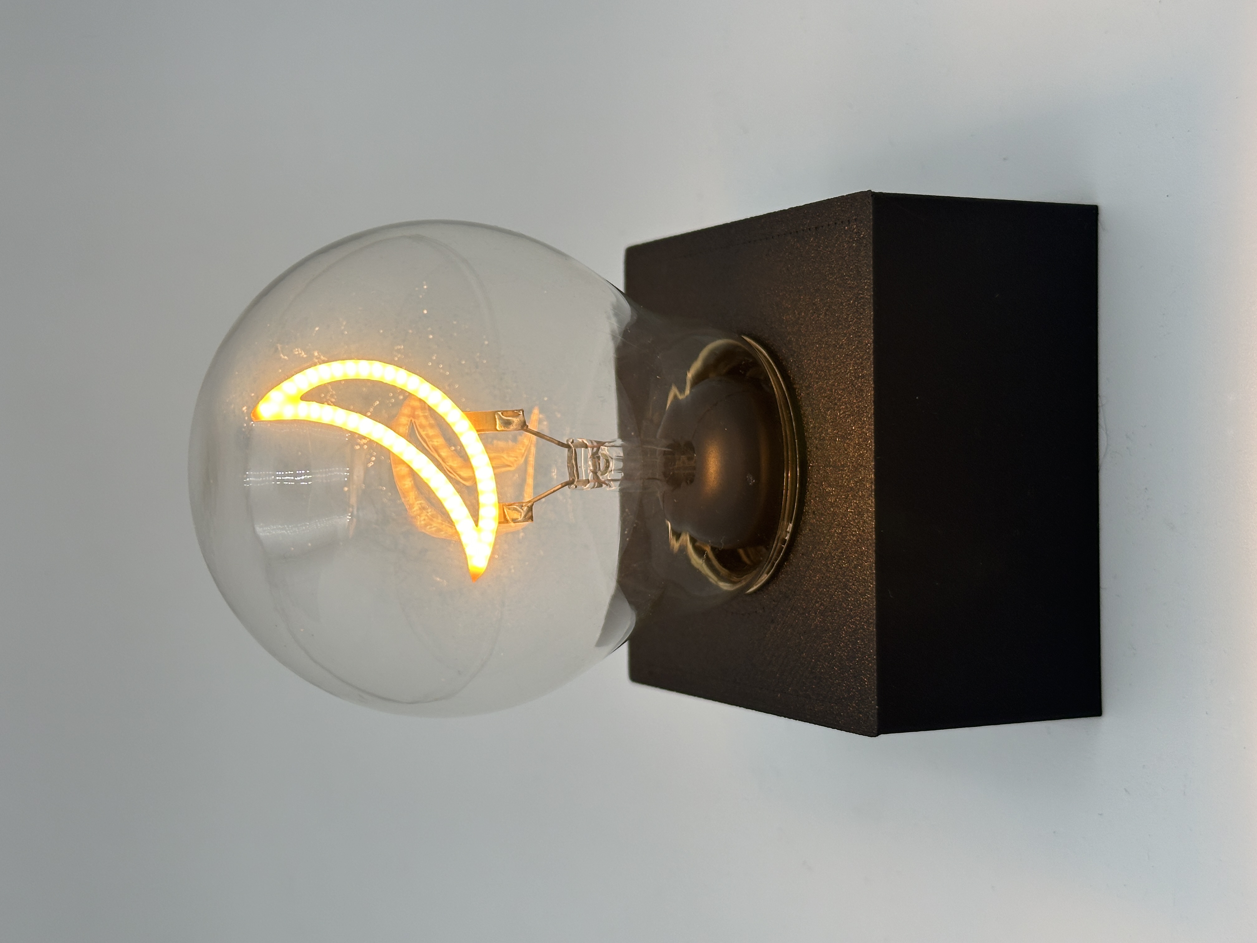LED Light Bulb – Moon