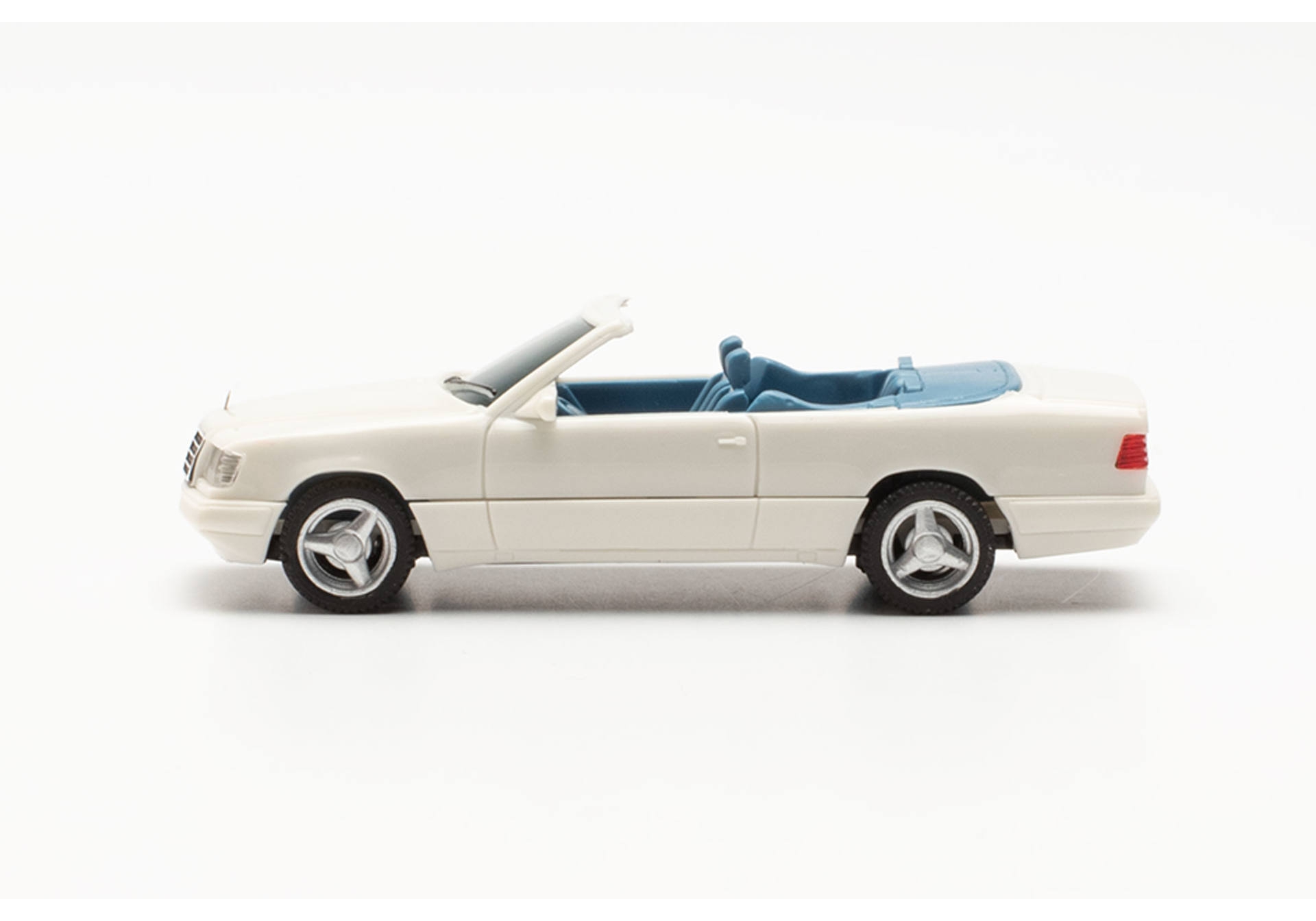 Herpa 420990 MB 320CE-24 Cabrio weiß Modellfahrzeug H0 1:87
