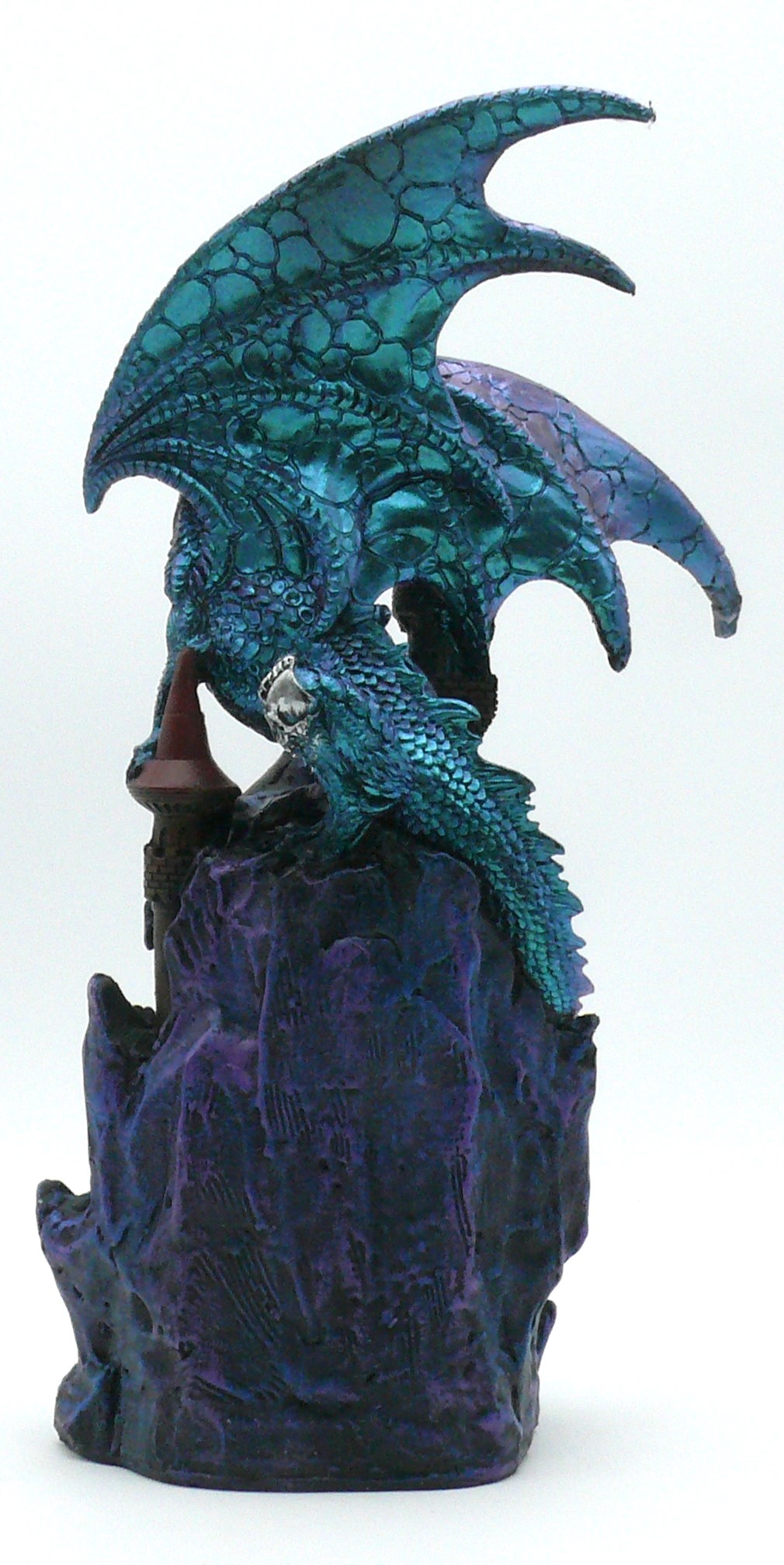 Drache mit Schloss und Glaskugel