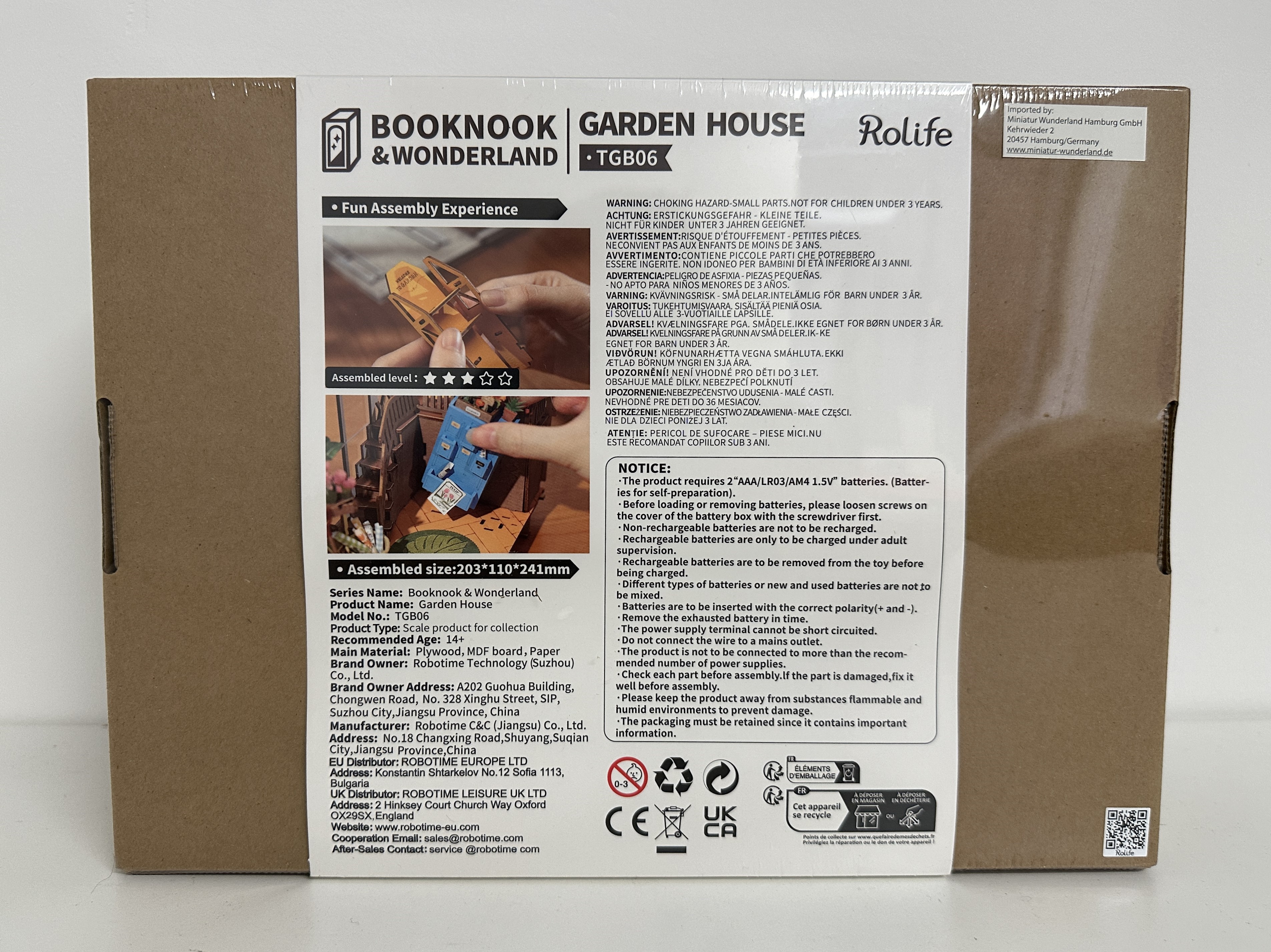 Wooden Model Kit / Book Nook “Garden House” by Robotime