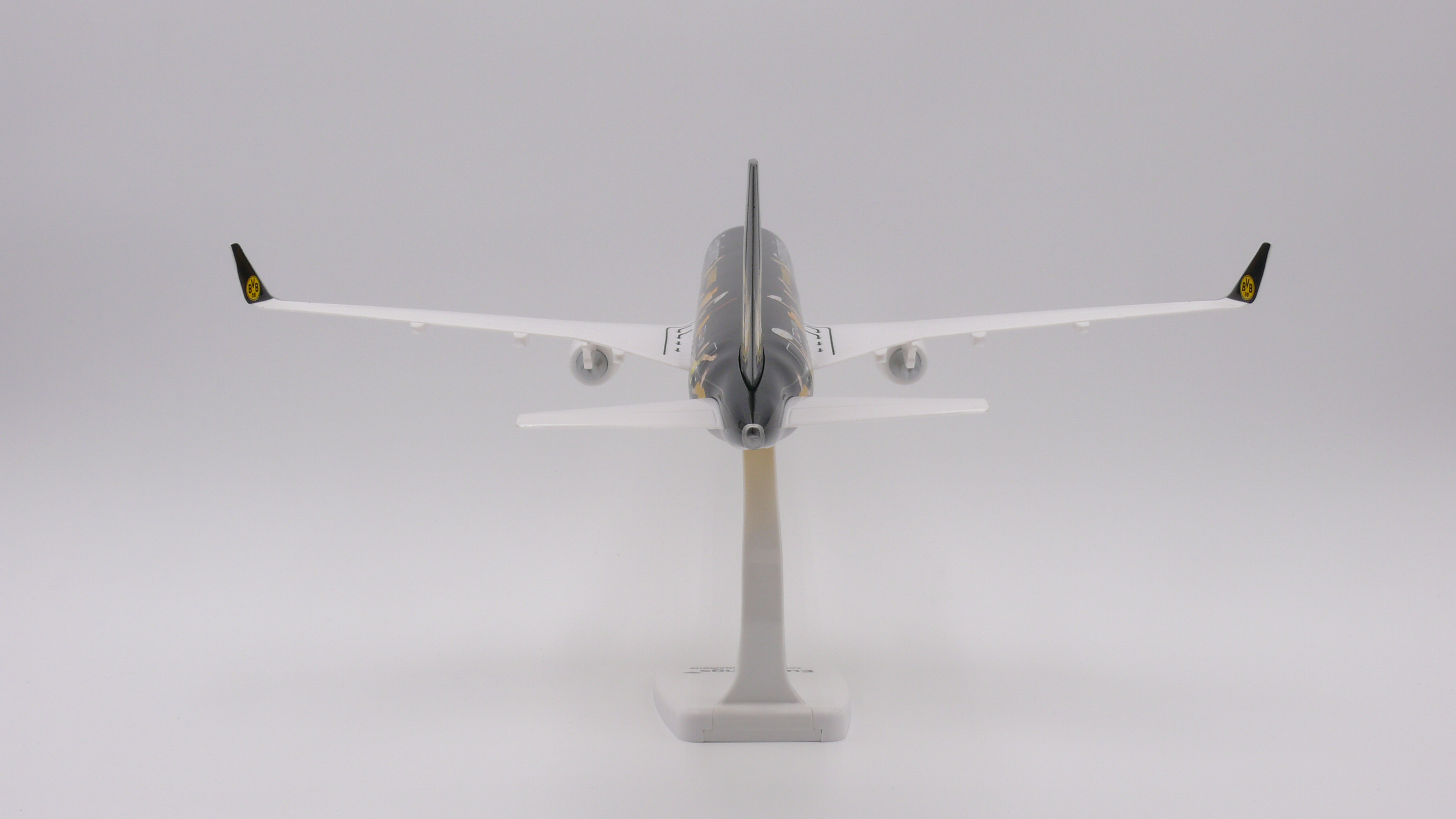 Herpa 613934 Eurowings Airbus A320 "BVB Fanairbus" – D-AEWM 1:100