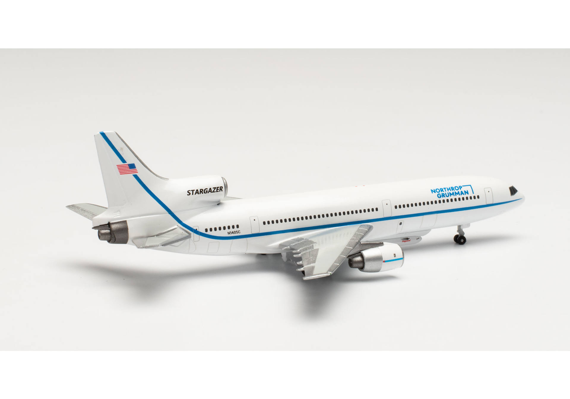 Herpa 536004 Northrop Grumman Lockheed L-1011-100 TriStar “Stargazer” – N140SC 1:500