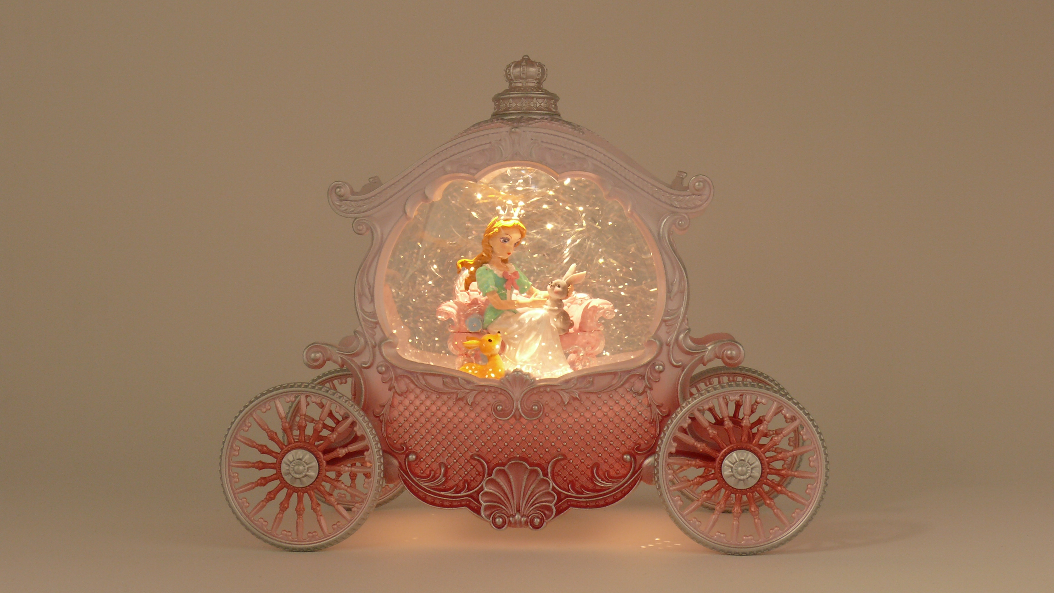 Snow Globe - Carriage with Princess
