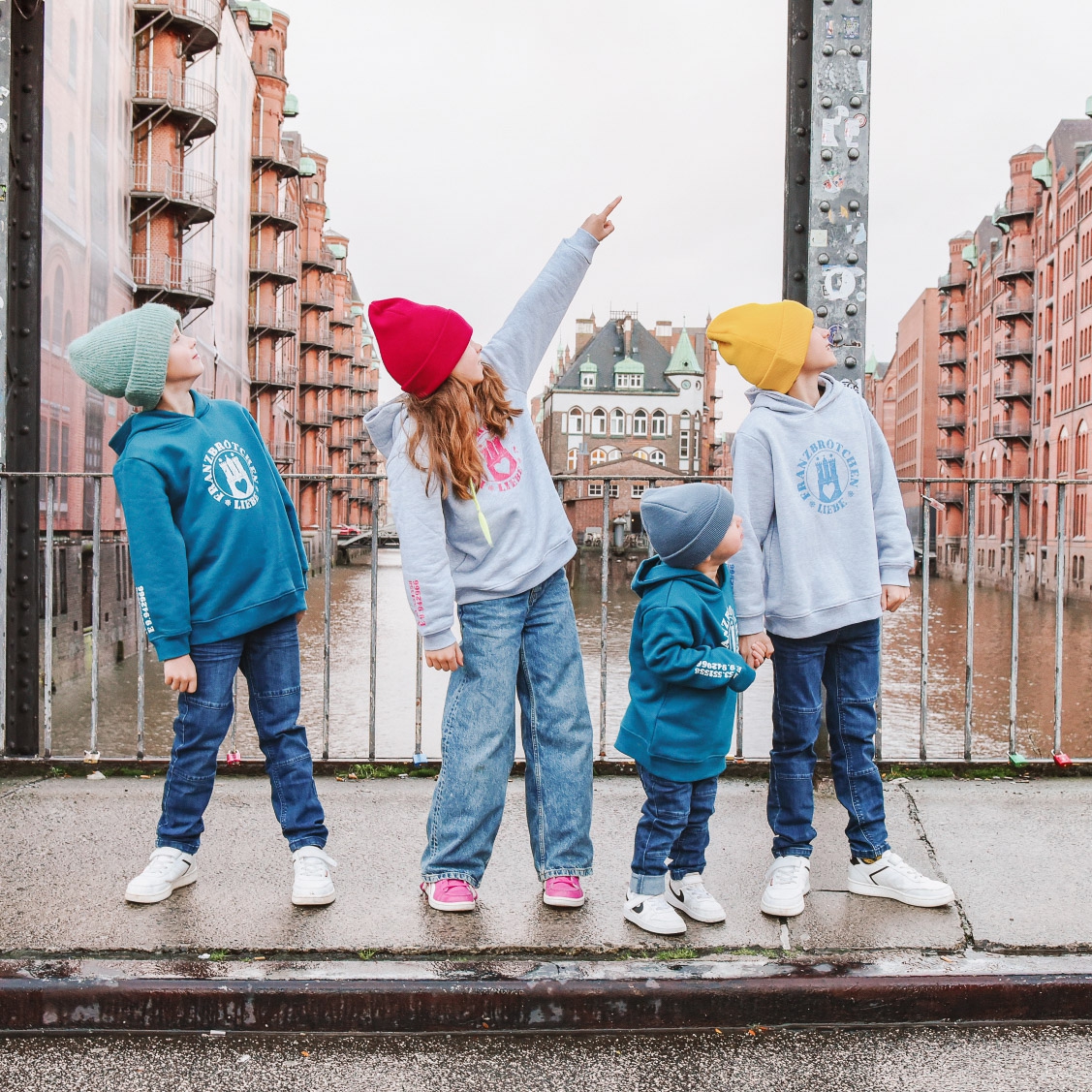 Franzbrötchenliebe Hoodie Kids - Gray Morn mélange mit blauem Print