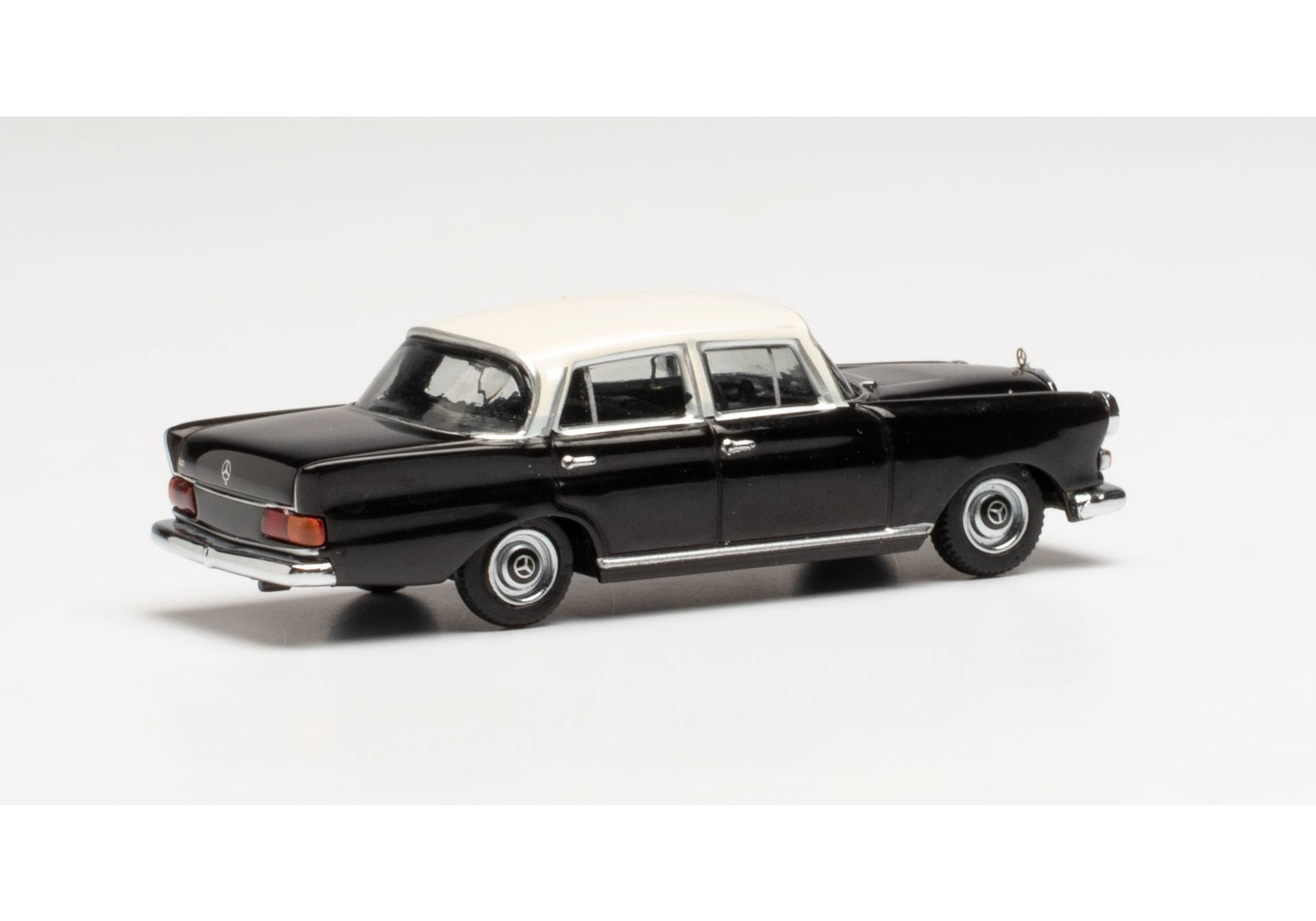Herpa 430739-002 MB 200 Heckflosse Model H0 1:87