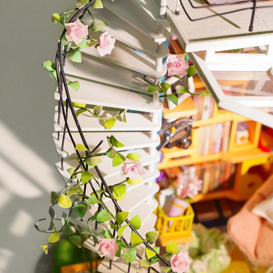 Model Kit – Dora's Loft – DG12 by Robotime