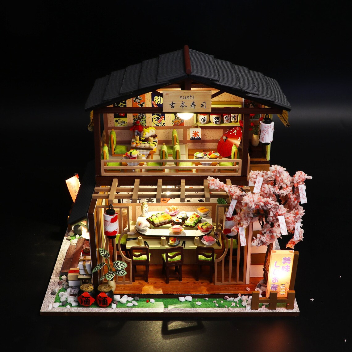 Holzhaus LED "Sushi" Holzbausatz M2011 DIY Puppenhaus