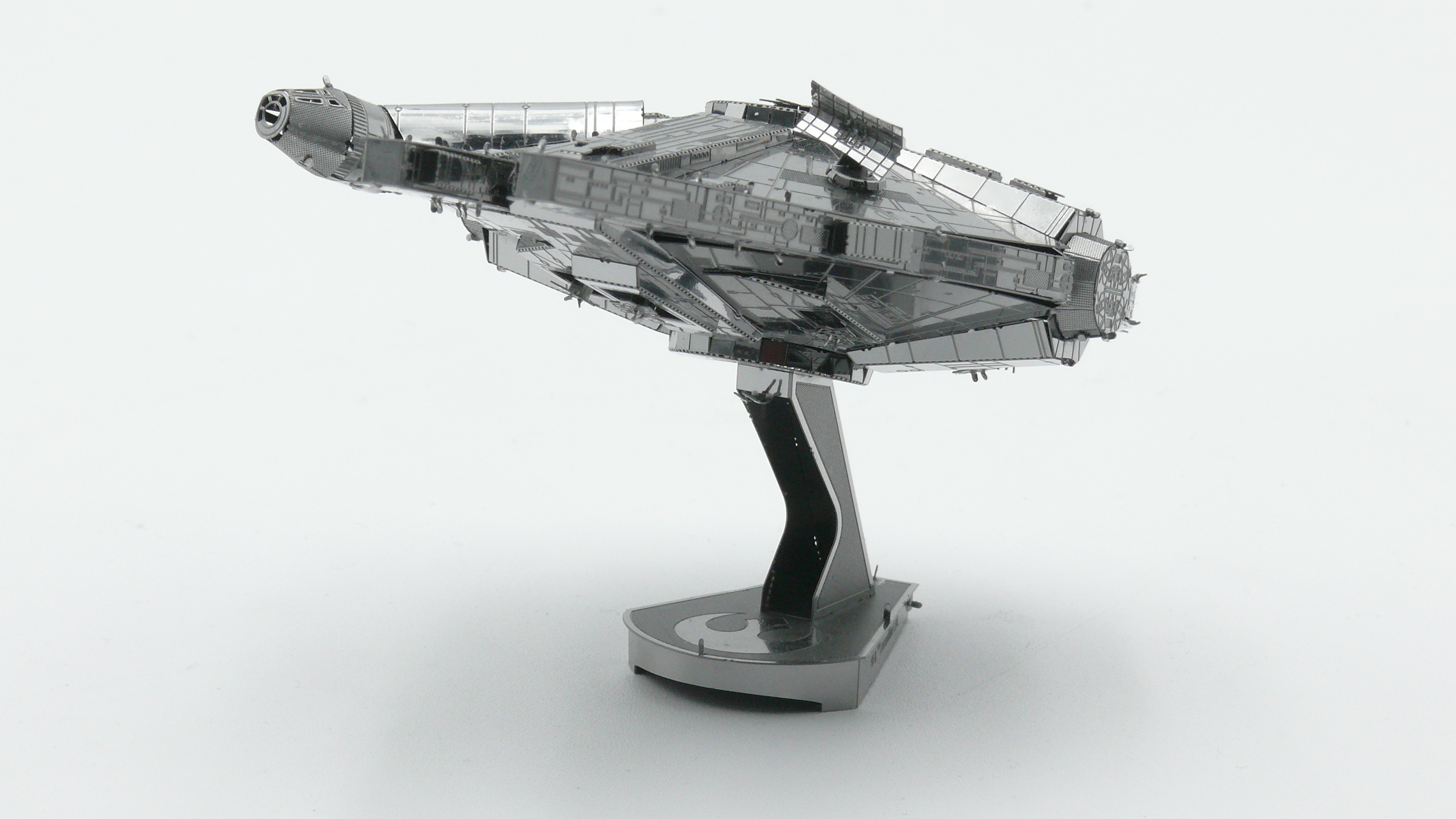 Metallbausatz Star Wars Millenium Falcon - groß