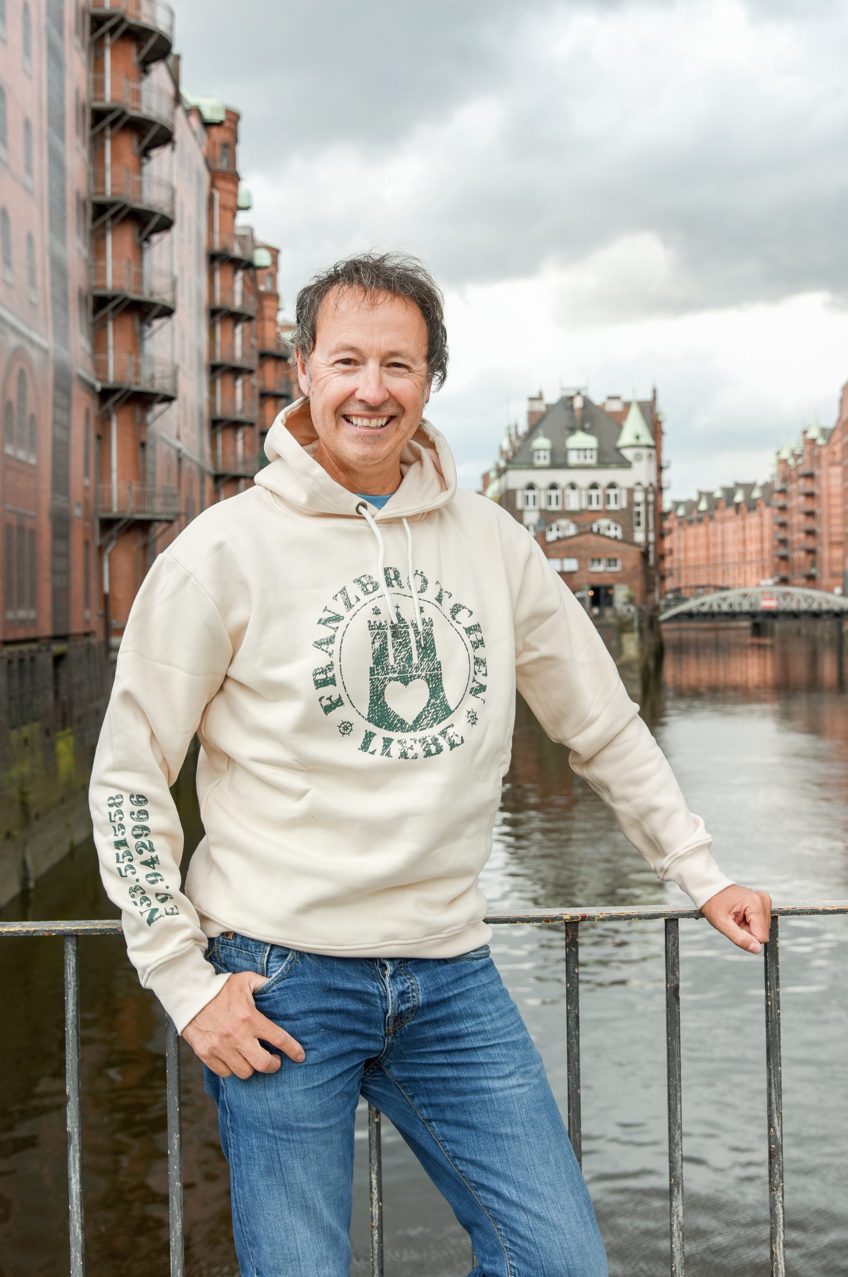 Franzbrötchenliebe Hoodie unisex - White Smoke beige mit grünem Print
