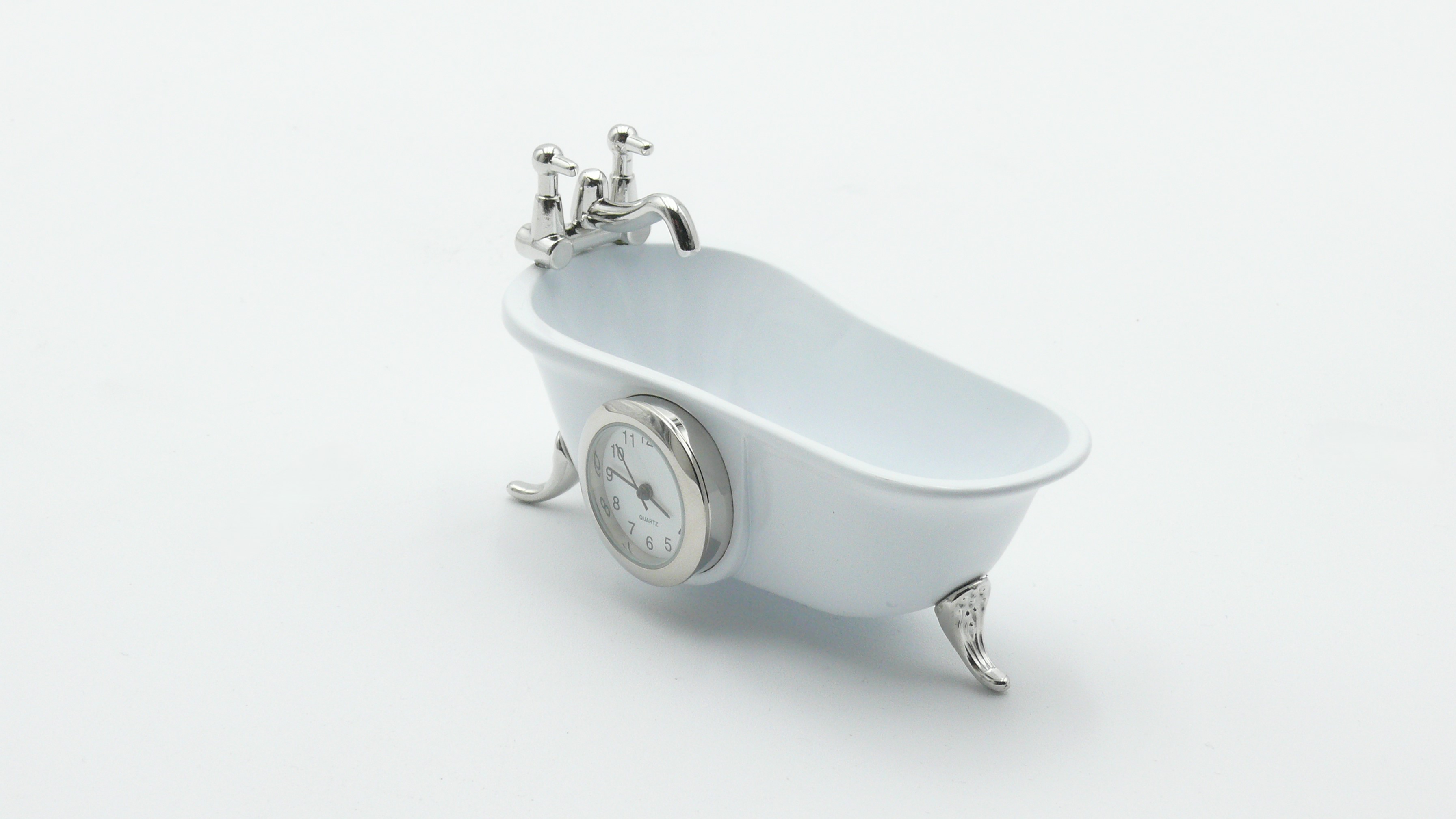 Bathtub Miniature Clock