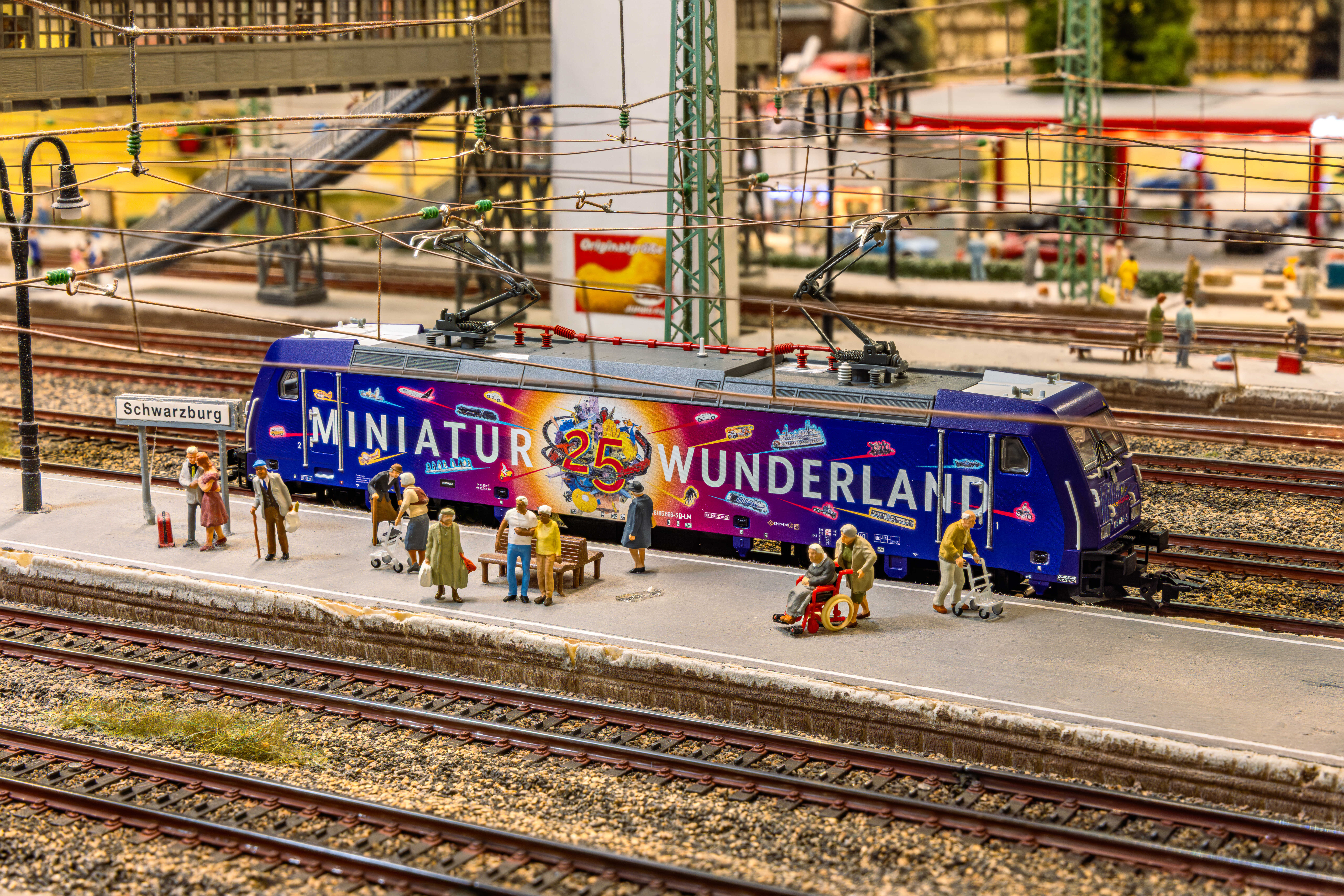 Märklin W036850.001 AC - Electric Locomotive 185 666 Lokomotion - 25 Years Miniatur Wunderland, with Sound