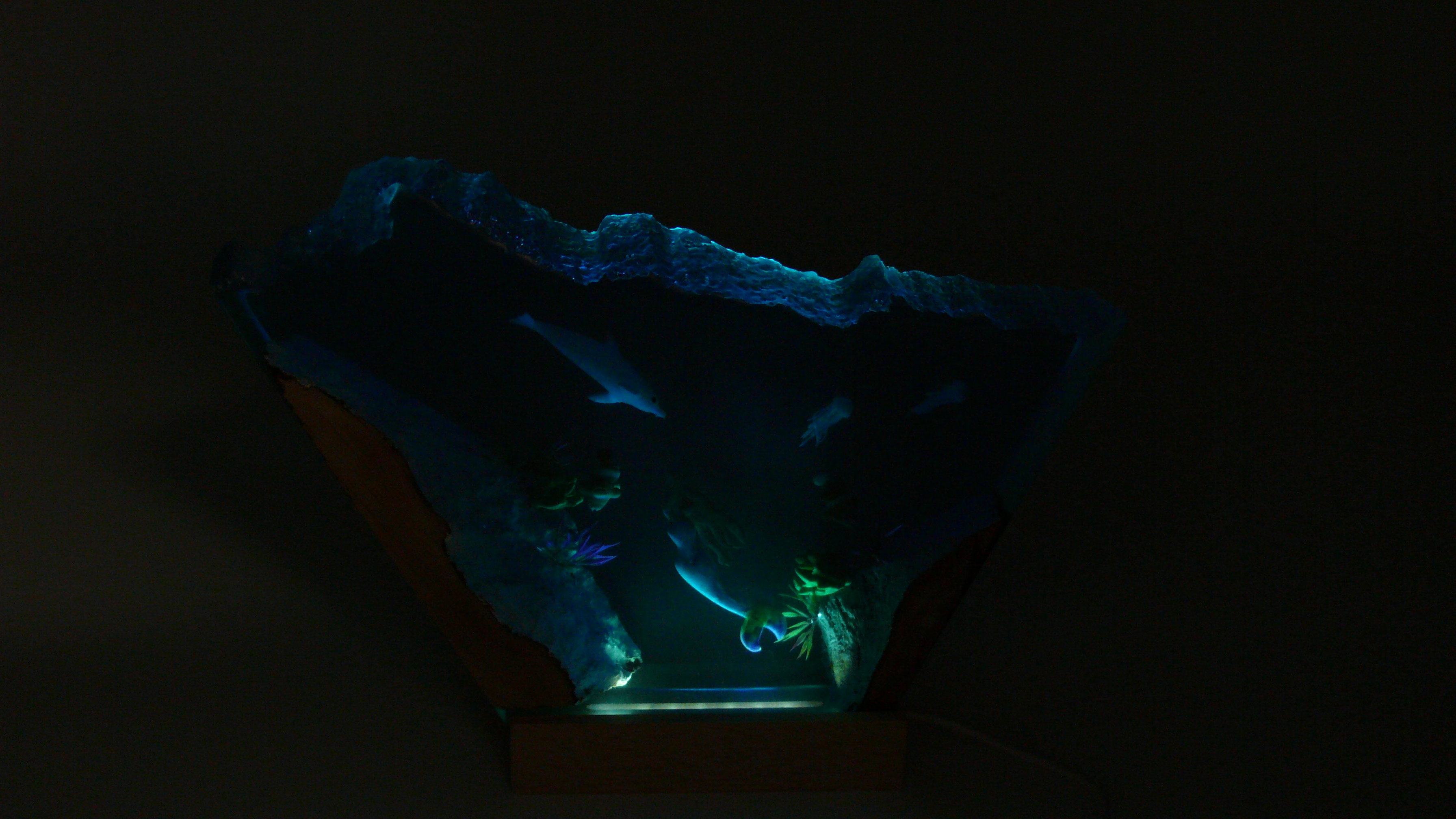 Tischlampe / Nachtlicht aus Epoxidharz - Delfin und Meerjungfrau