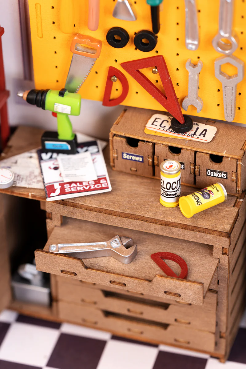 Holzhaus Garage Workshop DG165 Robotime