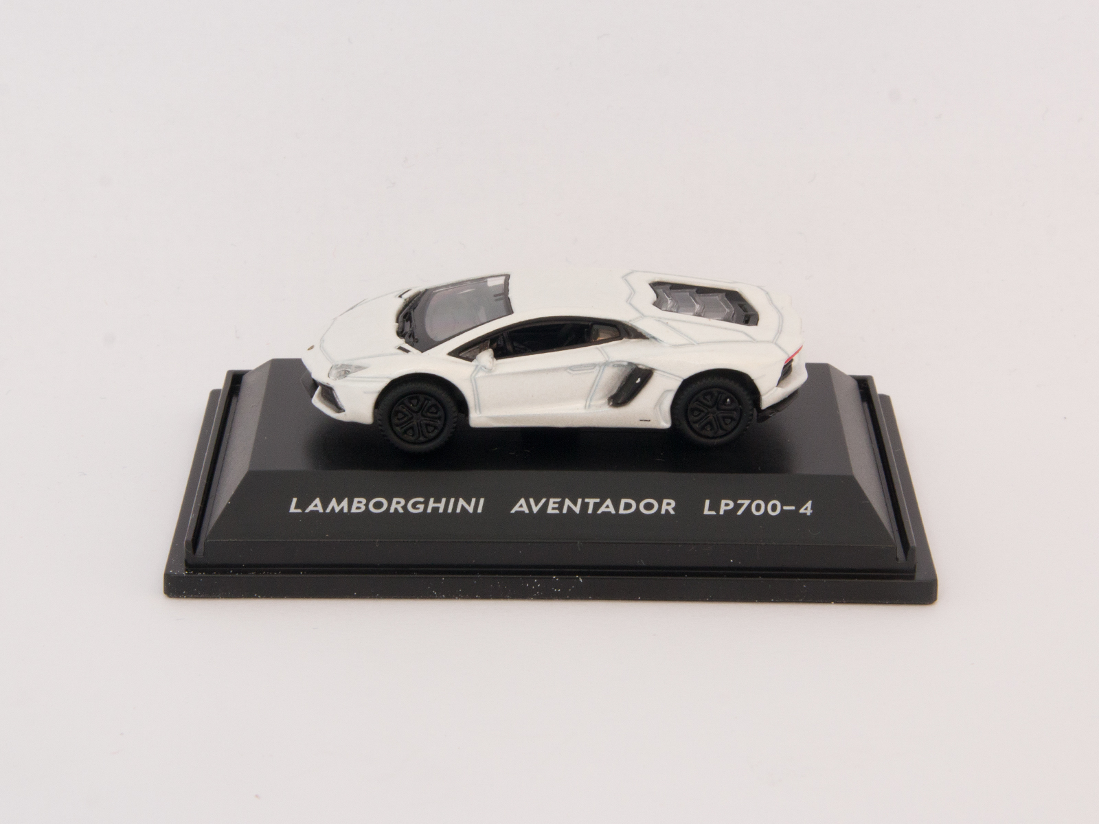 Welly 73146 Lamborghini Aventador LP700-4, white 1:87