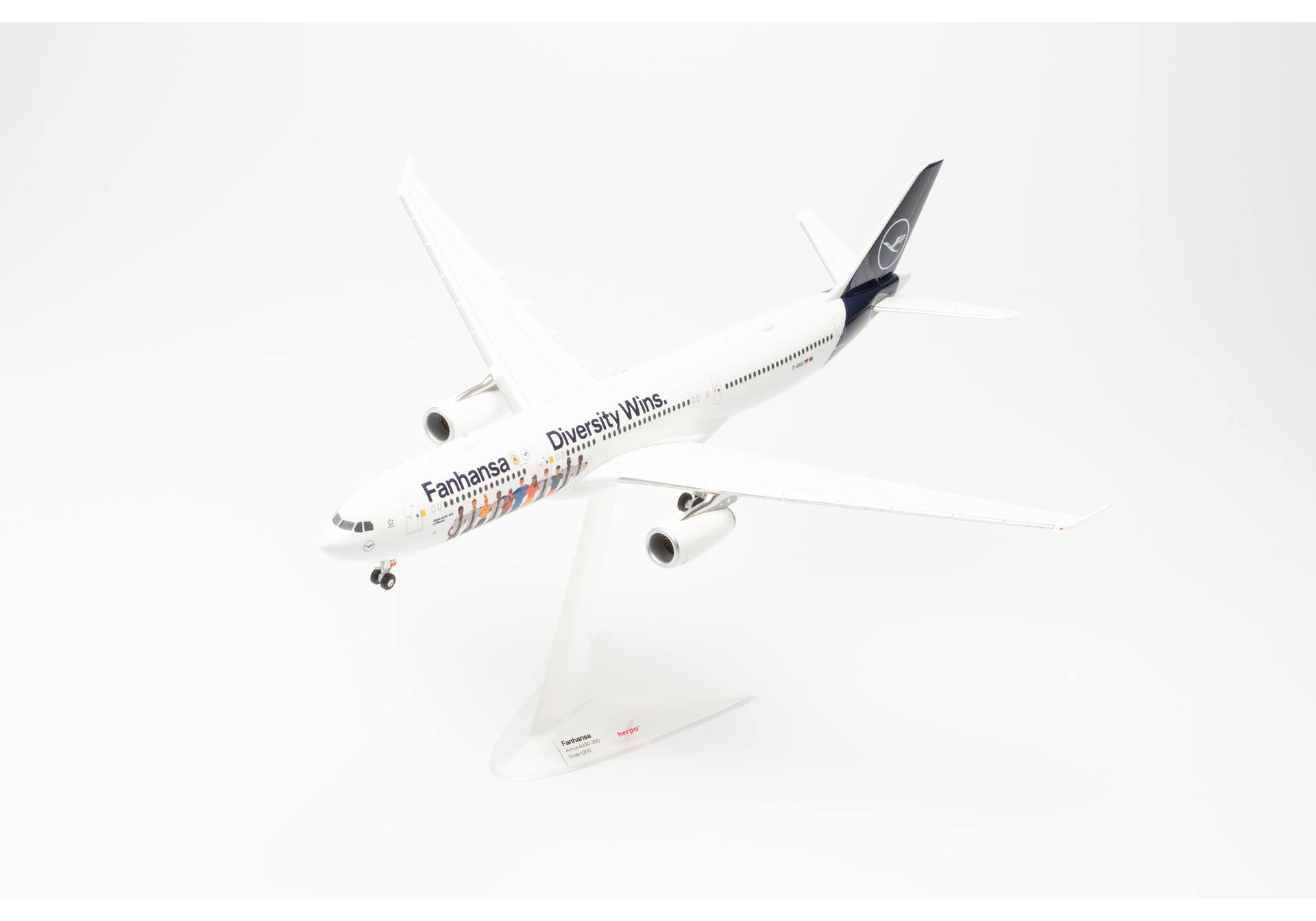 Herpa 572774 Lufthansa Airbus A330-300 "Fanhansa - Diversity Wins" - D-AIKQ 1:200