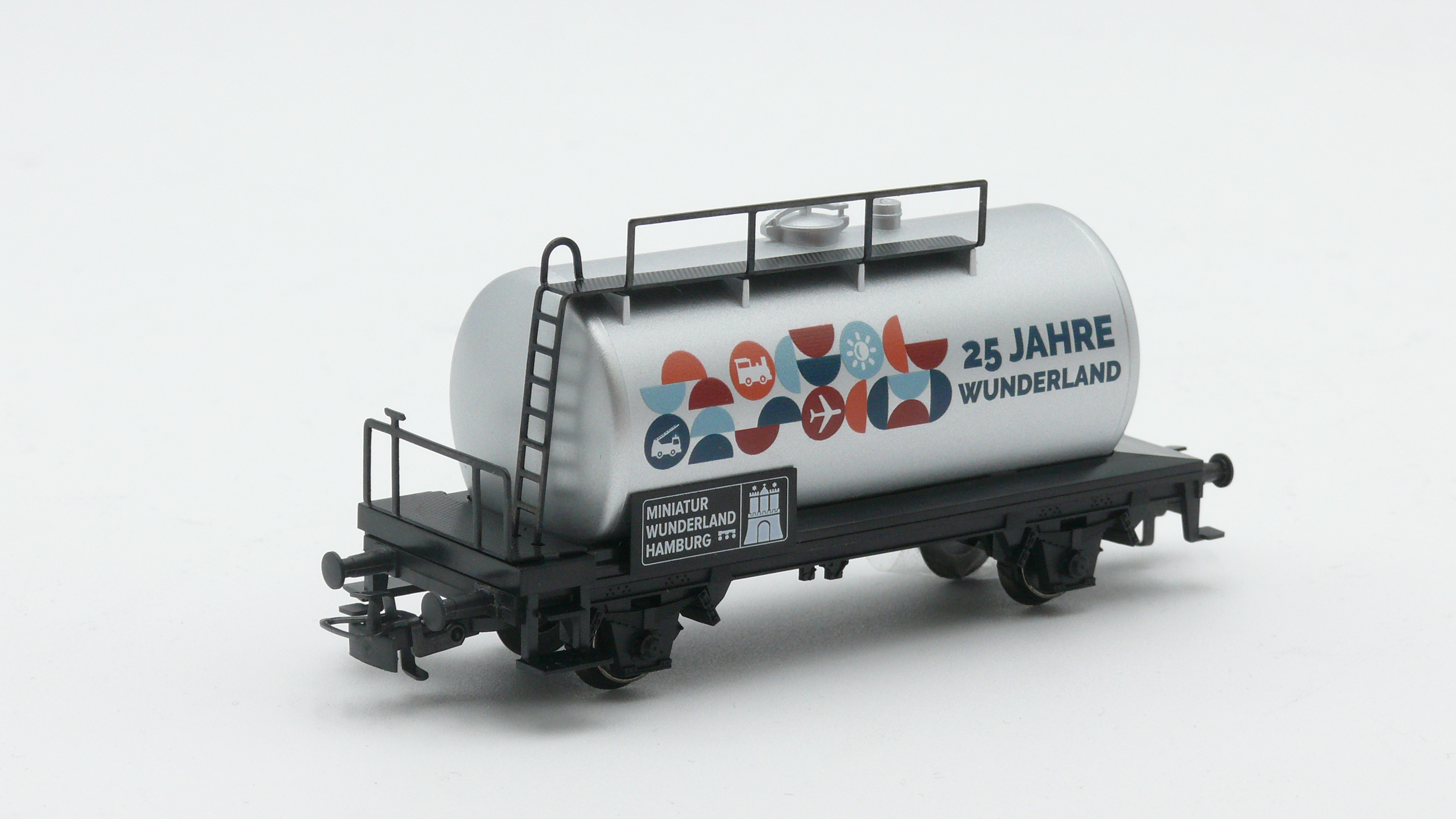 Special Edition Car H0 Scale Tank Wagon 2026 – 25 Years Wunderland – 94576