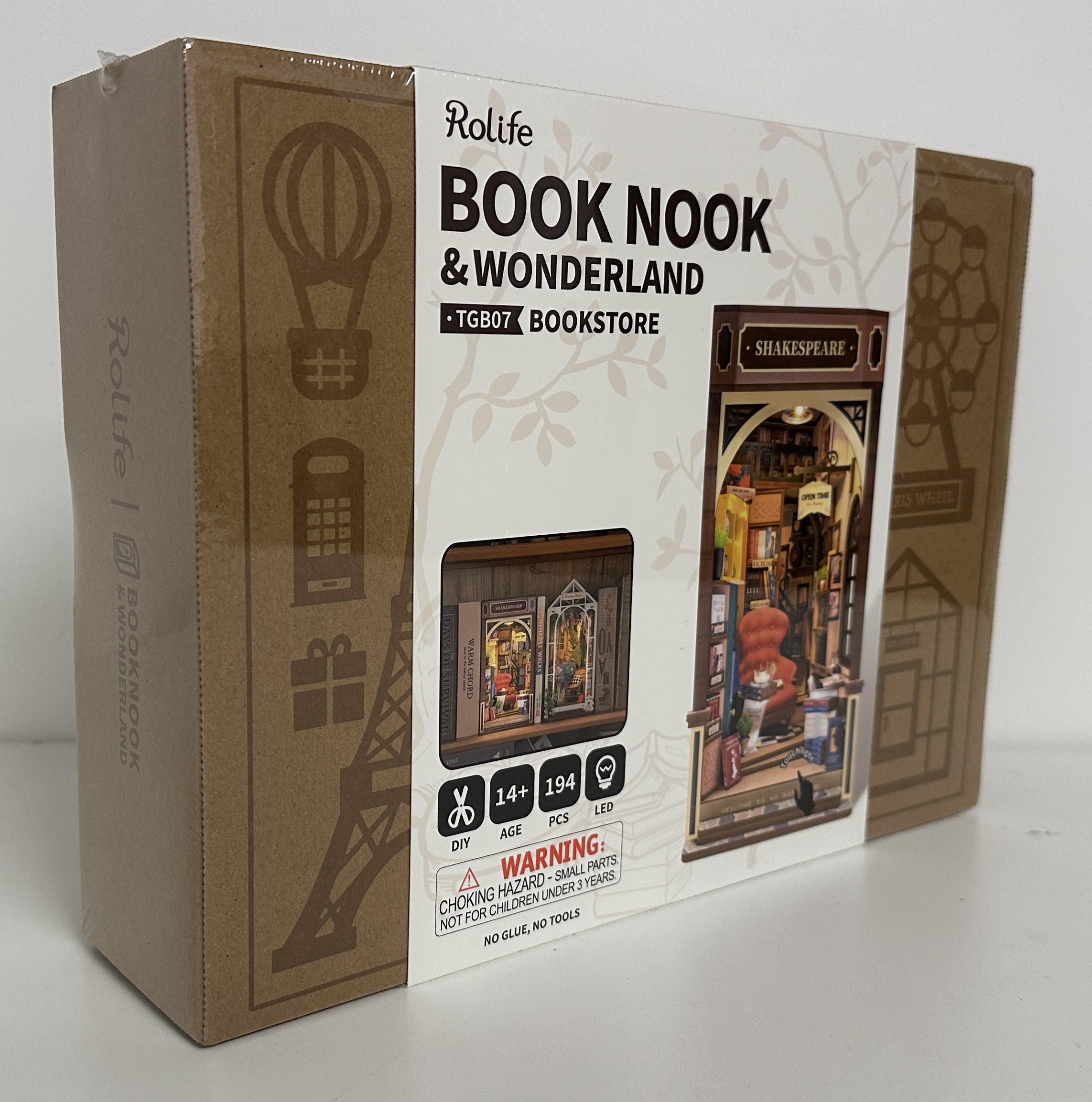 Wooden Model Kit / Book Nook – Bookstore – TGB07 by Robotime