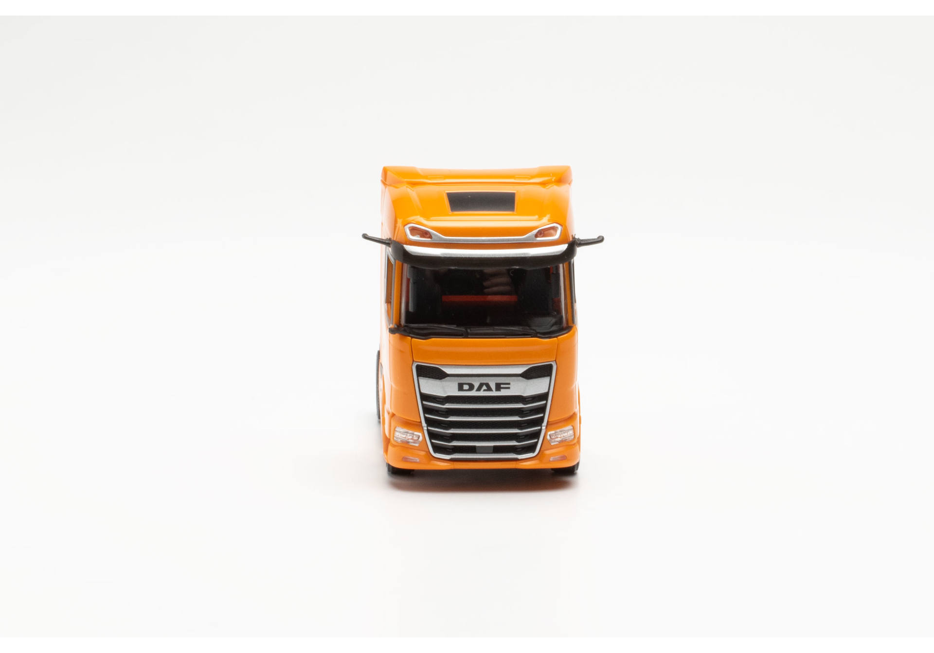 Herpa 315760-002  DAF XG Zugmaschine, orange 1:87