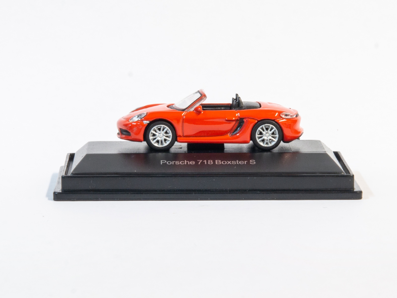 Schuco 452629100  Porsche 718 Boxster S, orange 1:87