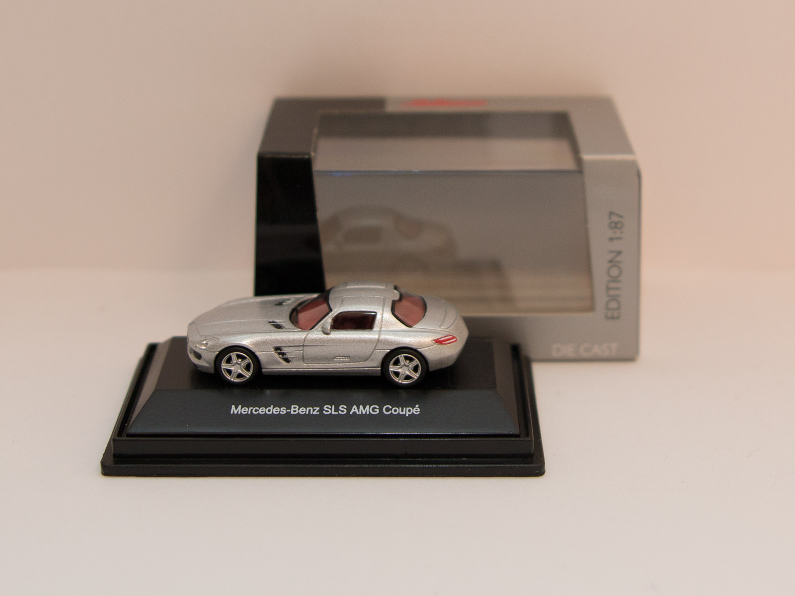 Schuco 26049 Mercedes Benz SLS AMG, silver 1:87