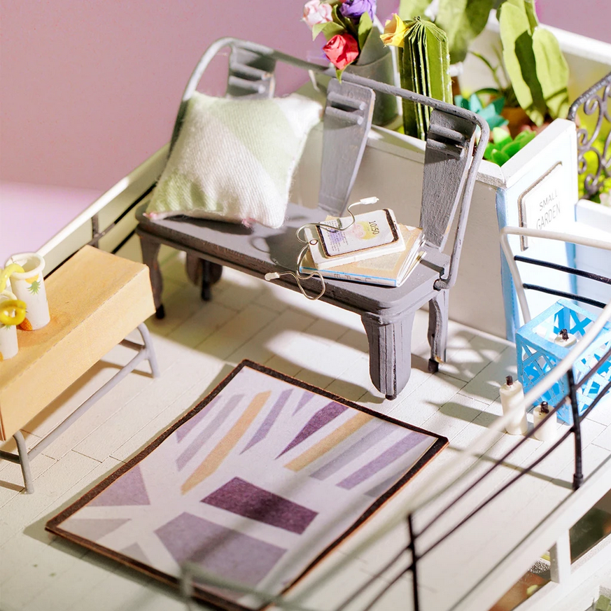 Model Kit – Dora's Loft – DG12 by Robotime