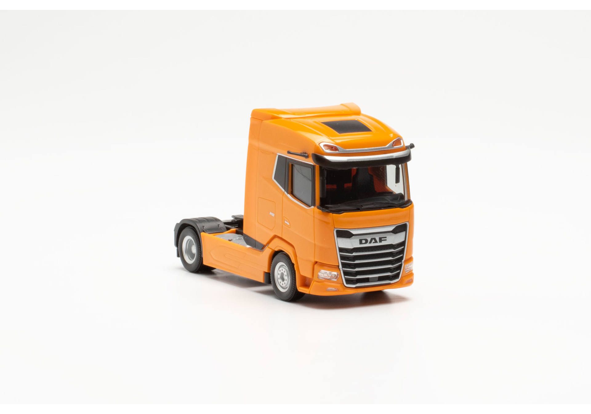 Herpa 315760-002  DAF XG Zugmaschine, orange 1:87