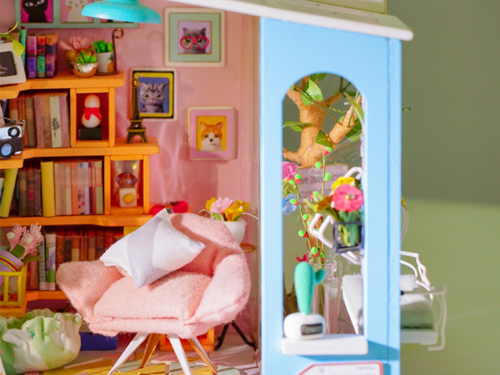 Model Kit – Dora's Loft – DG12 by Robotime