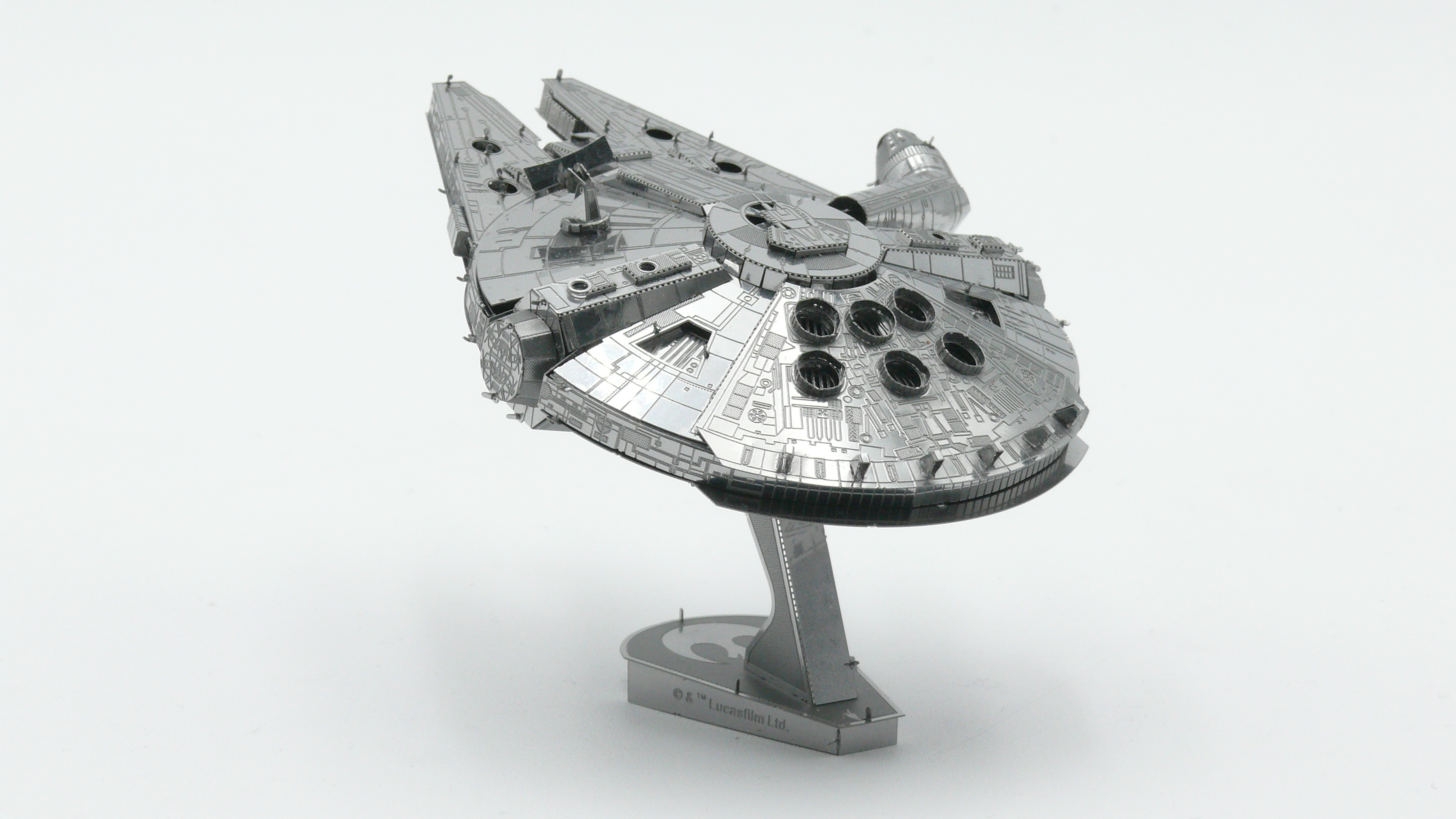 Metallbausatz Star Wars Millenium Falcon - groß