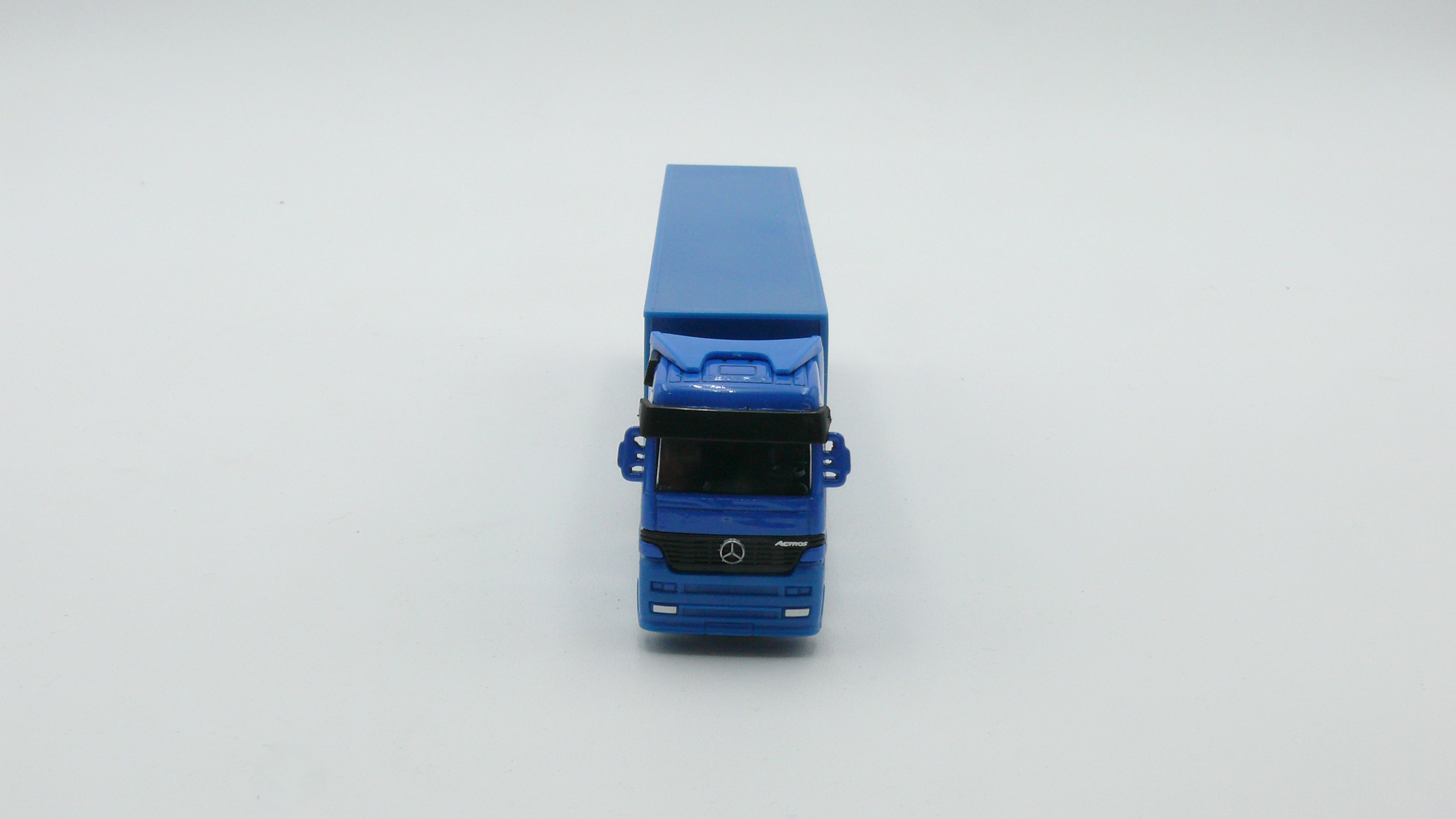 Welly 72131 Mercedes-Benz Actros Truck "Sport Team" 1:87