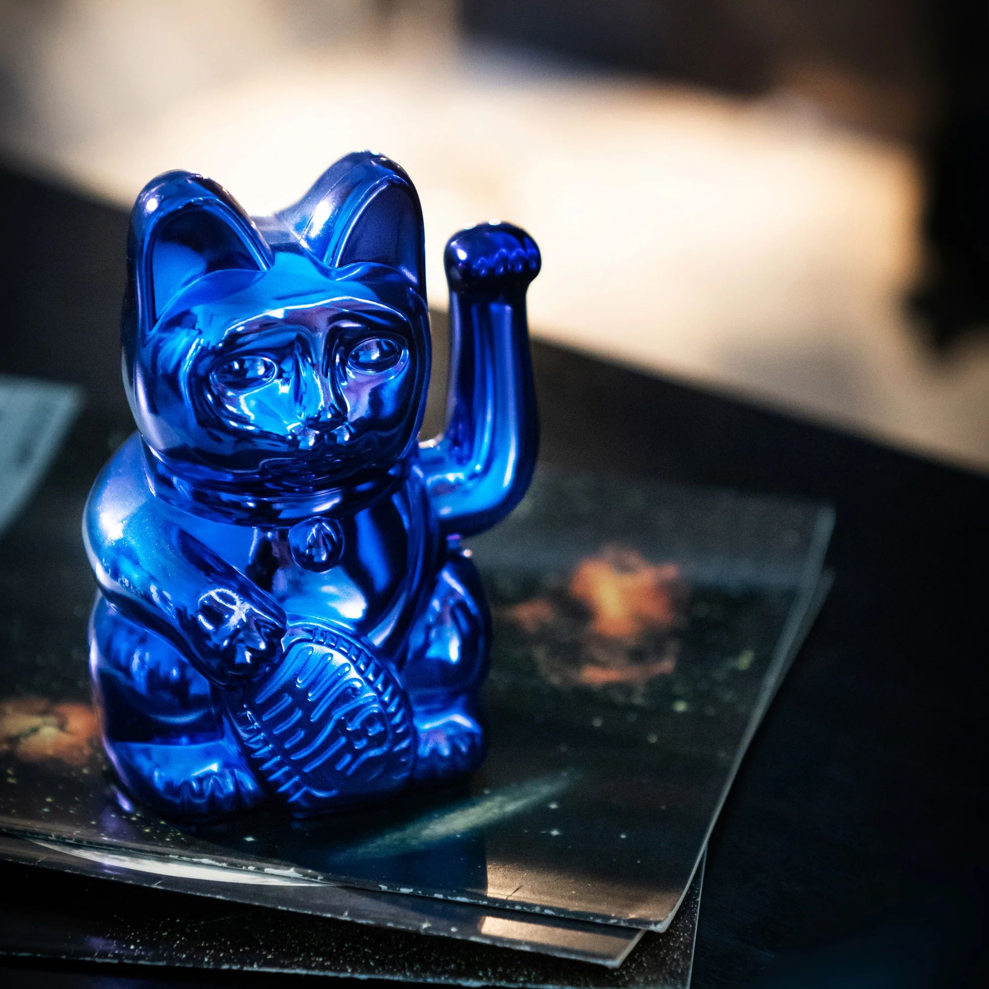 Lucky Cat / Maneki Neko | Cosmic Edition - Earth Shiny Blue