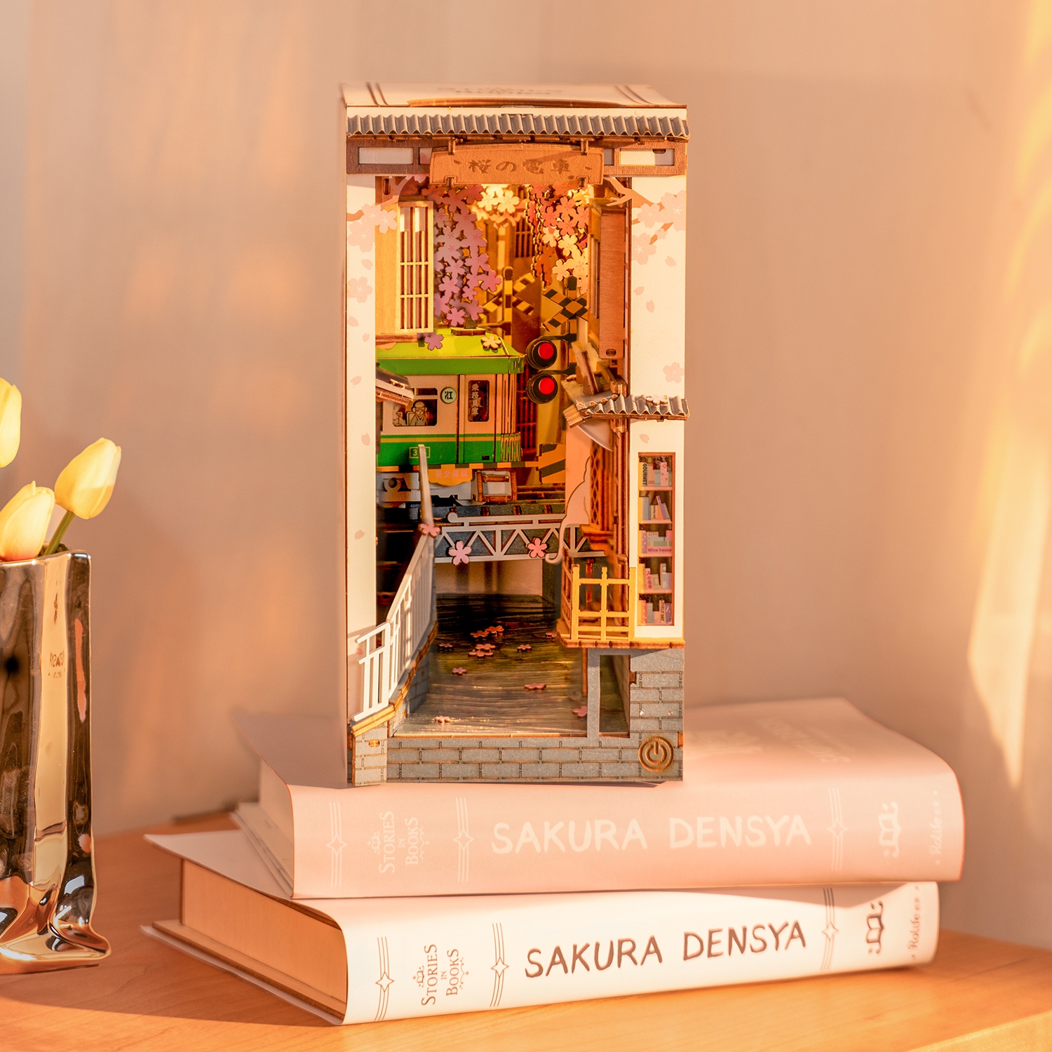 Holzbausatz / Book Nook- Sakura Densya - TGB01