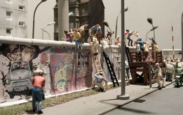 Dgs 1989-1990 Erstuermung Der Mauer