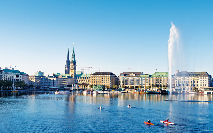 Content Hamburg Alster Skyline