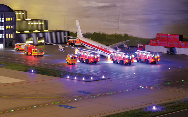 Flughafen Feuerwehr Bruchlandung