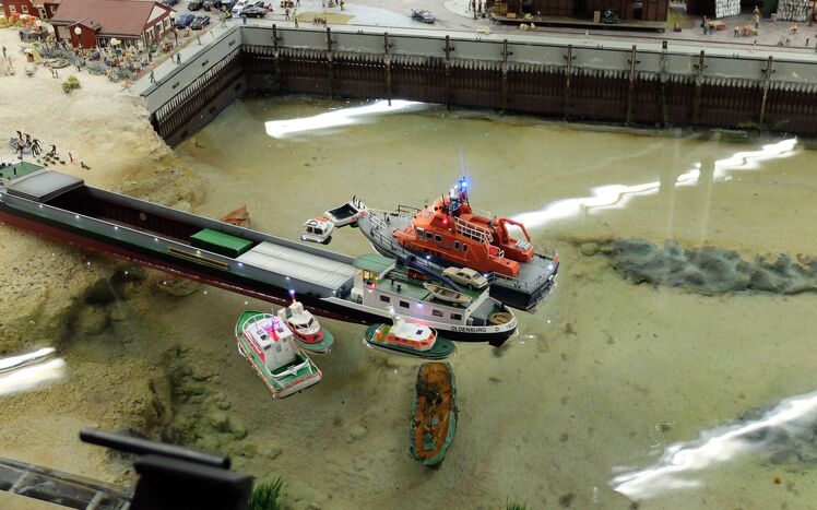Bild05 Seenotübungen sorgen für Sicherheit auf dem Wasser