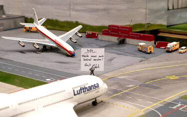 Wb 06 kw 03 2021 n 1056 flughafen